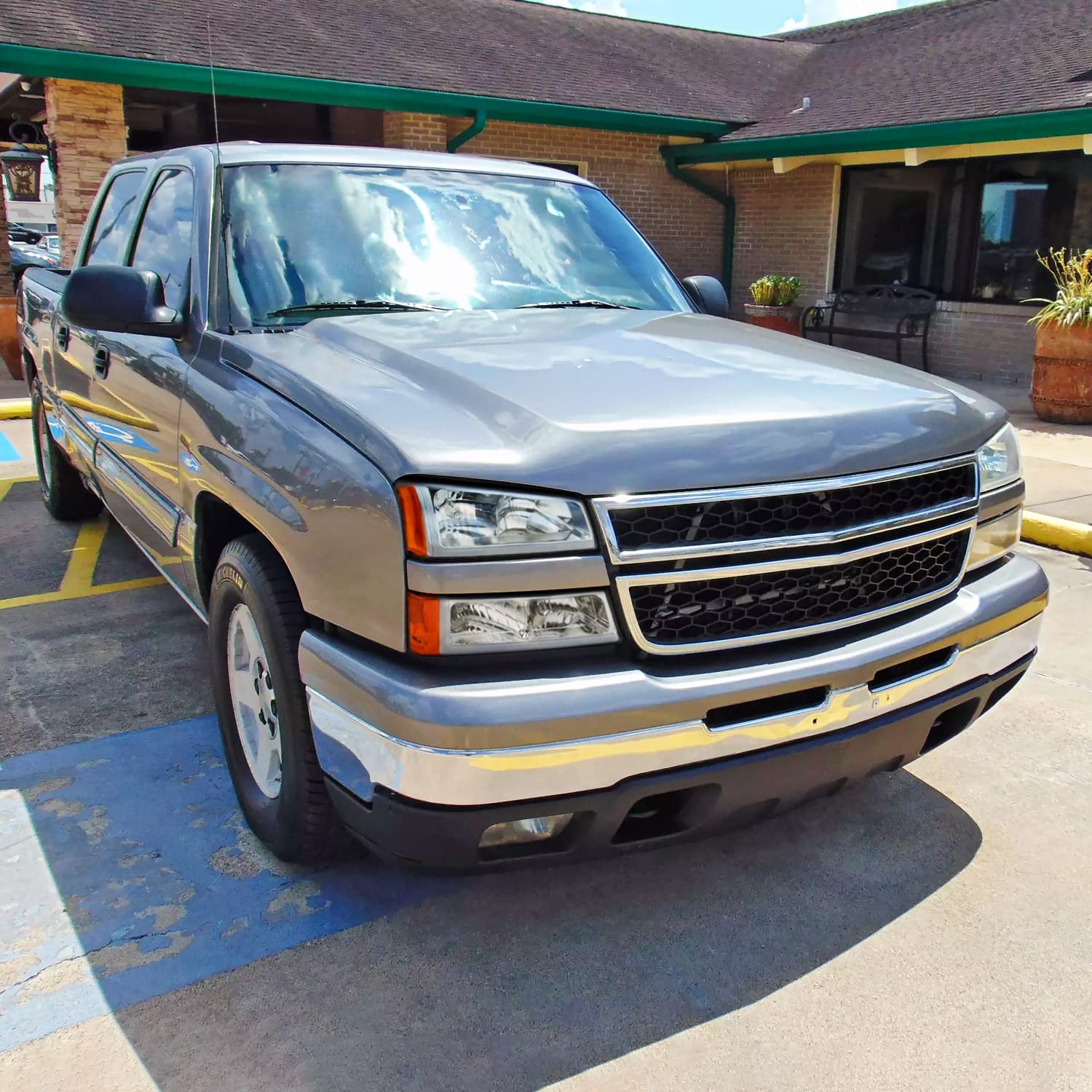 Chrome LED Bar Headlights Spec-D Tuning Compatible with 2003-2007 Chevy Silverado, Left + Right Pair Headlamps Assembly