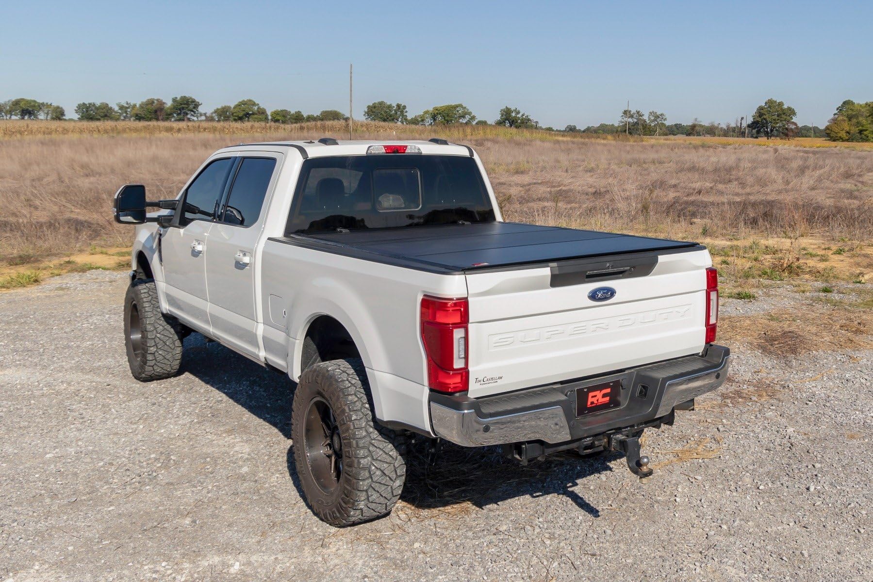 Rough Country Hard Tri-Fold Tonneau Cover for Ford F-250 & F-350 Super Duty (2017-2026) - Aluminum Flip-Up Bed Cover, Fits 6'10 (81.9") Bed