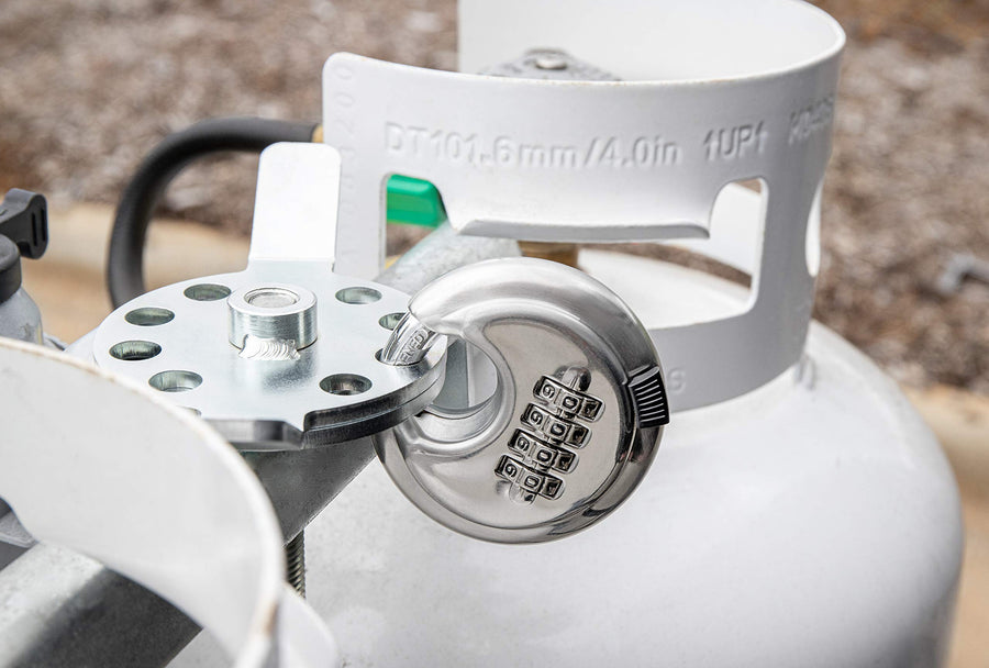 Camco Locking Device Double Propane Tank | Safely Secures (2) Propane Tanks to Your RV for Theft Prevention | Lock Included | Works with Conventional and Airstream Setups (40590)