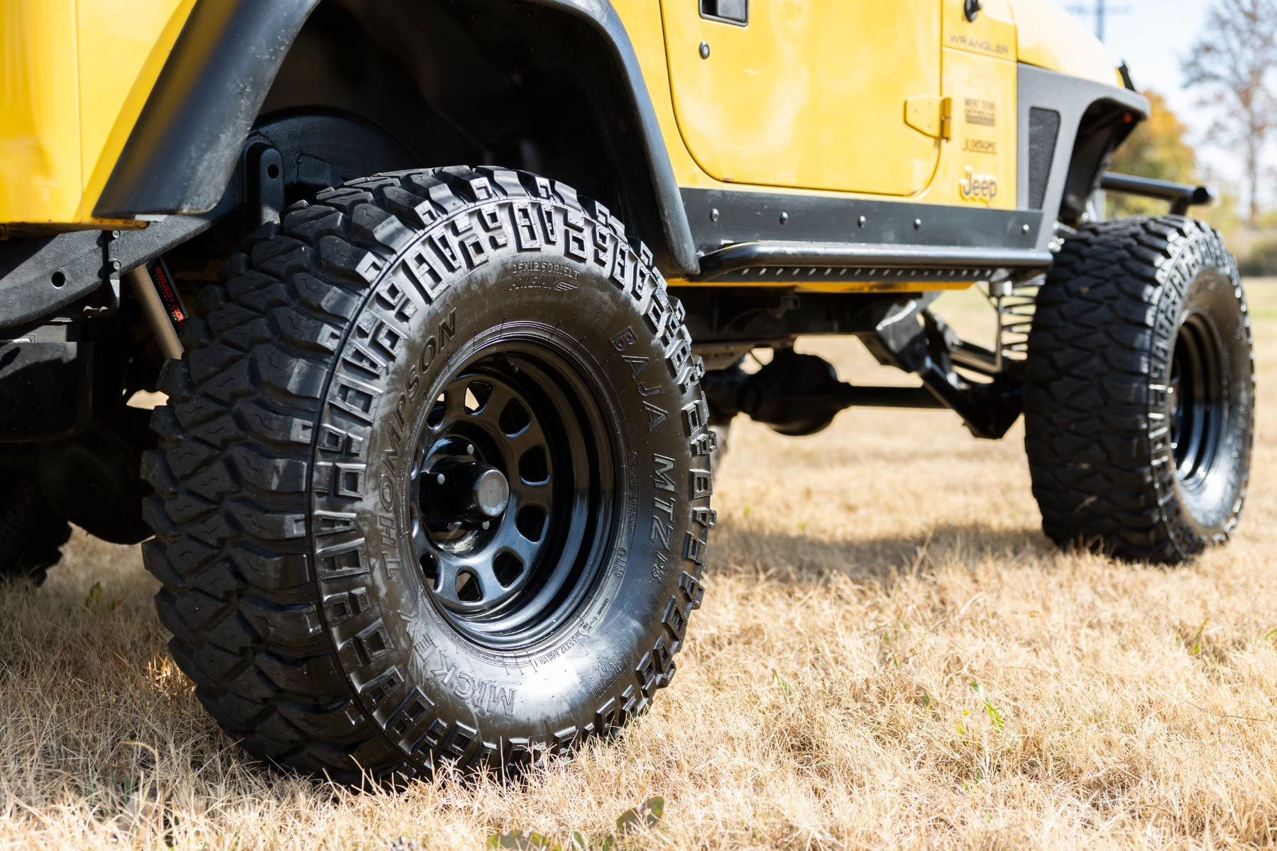 Daytona Rough Country Steel Wheel - 16x8, 5x4.5" Bolt Pattern, 6mm Offset, 10-Slot D-Window Design, Gloss Black