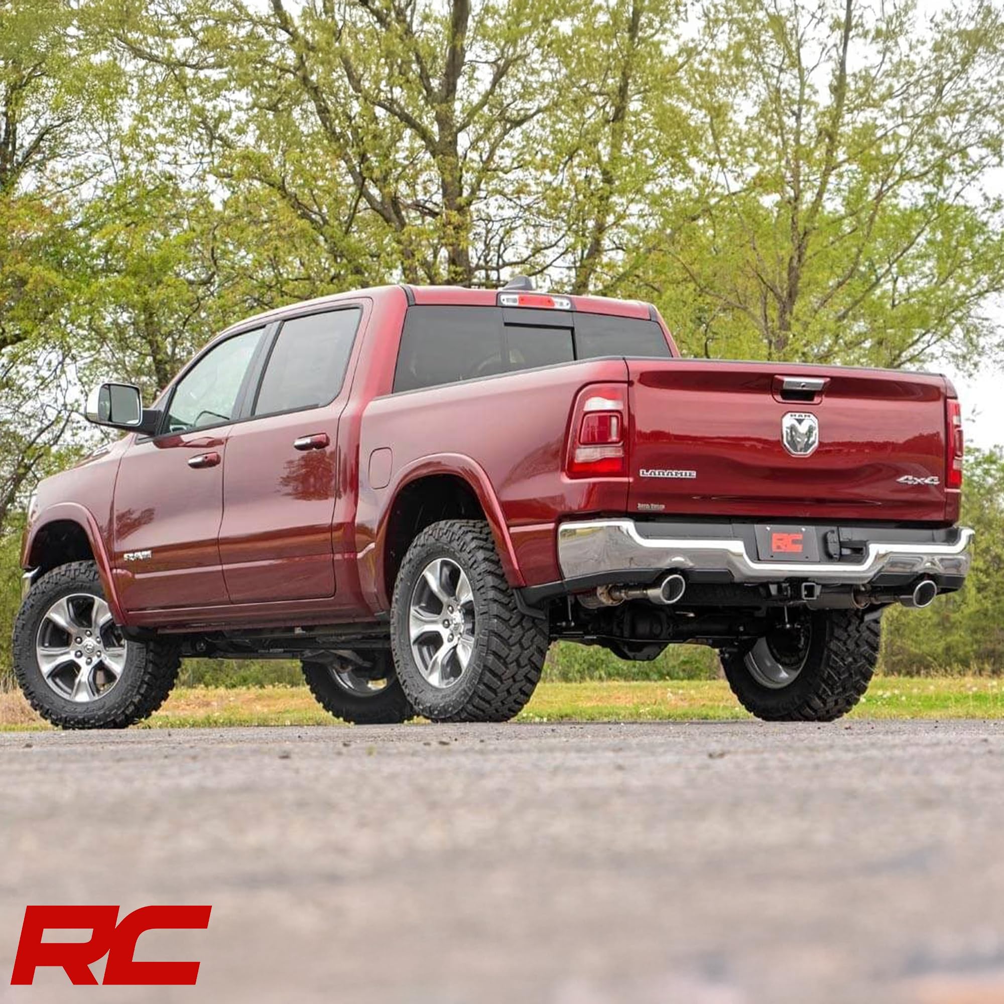 3.5" Rough Country Lift Kit w/M1 Struts & Shocks for 19-24 Ram 1500-31440RED