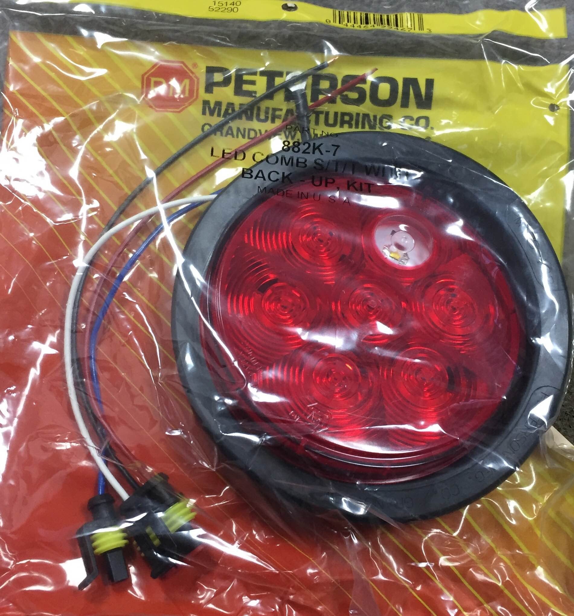 4" Light Round Groom Mount with Plug Kit Peterson Manufacturing 882K-7 Blue (M177 Multi-Volt LED S/T/T & B/U), 1 Pack