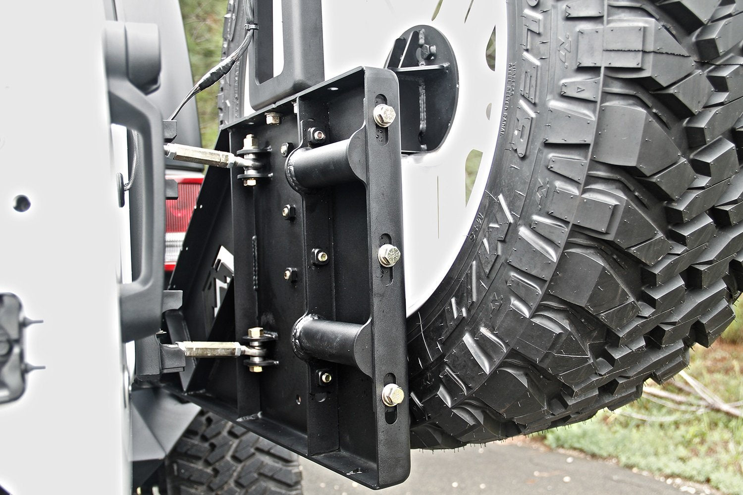 Off The Door Fab Fours Tire Carrier JP-Y1261T-1