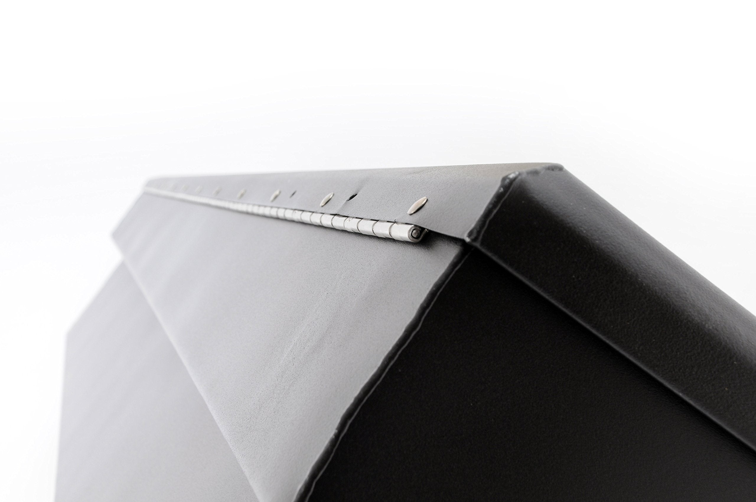 HARDware Series Dee Zee Crossover Tool Box