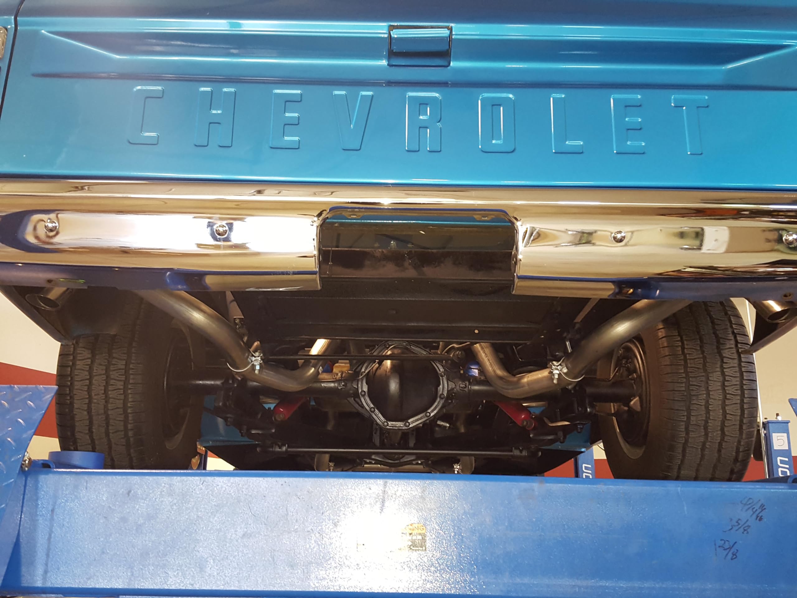 American Thunder Flowmaster 17654 Crossmember-Back Exhaust Kit 2.5 Inch Aluminized Steel Compatible with 1967-1972 Chevy GMC C10 C15 1/2 Ton Truck with V8 engine