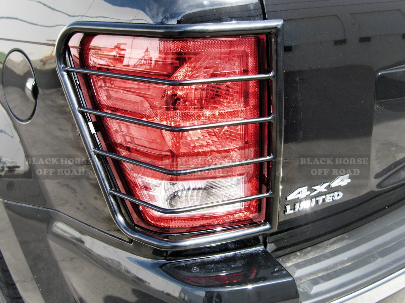 Tail Light Guards Black Horse Compatible with 2002-2007 Jeep Liberty-7G086106A