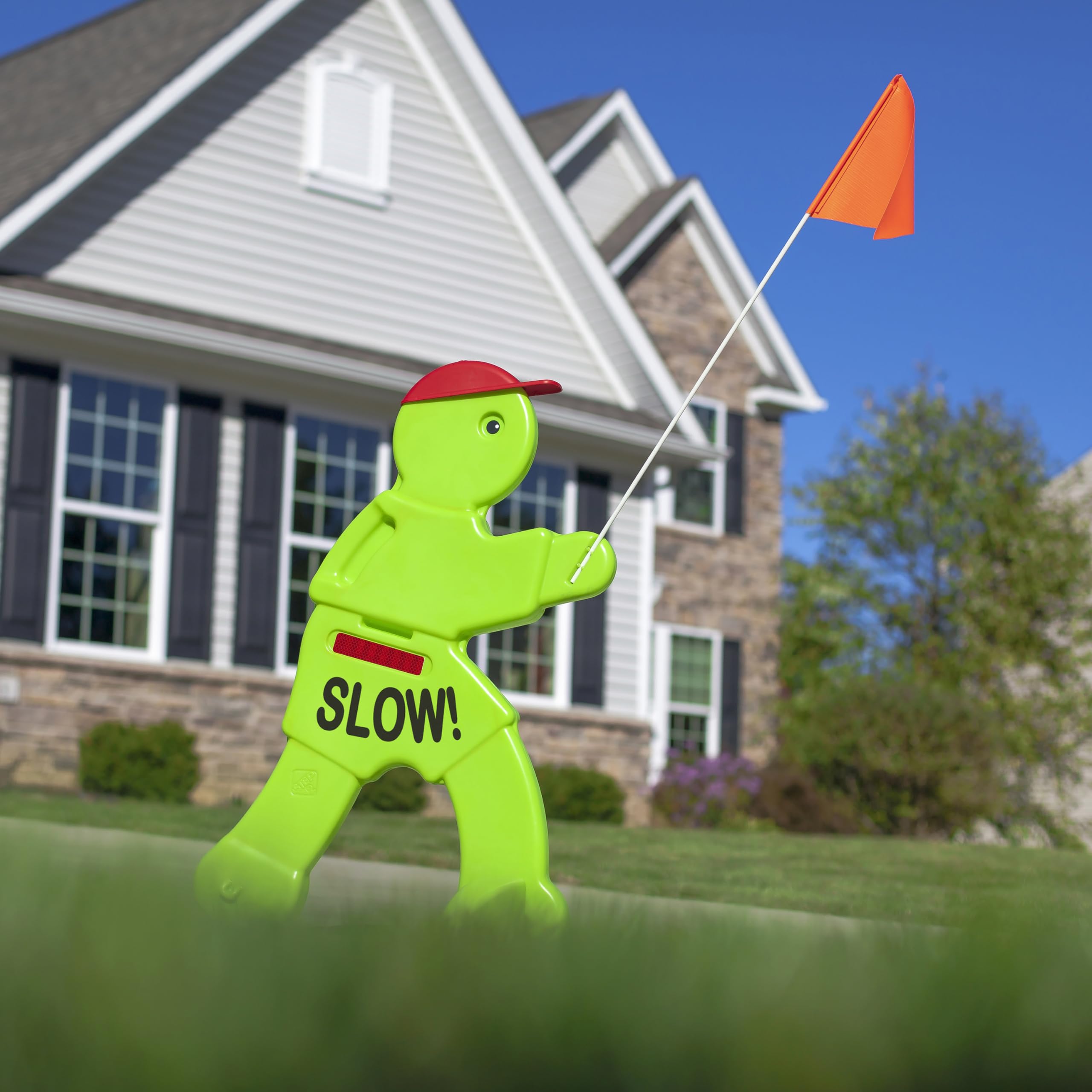 Step2 Kid Alert Safety Sign Street, Kids at Play Signage for Neighborhood Safety, 32-Inch Tall Reflective Caution Sign with Warning Flag