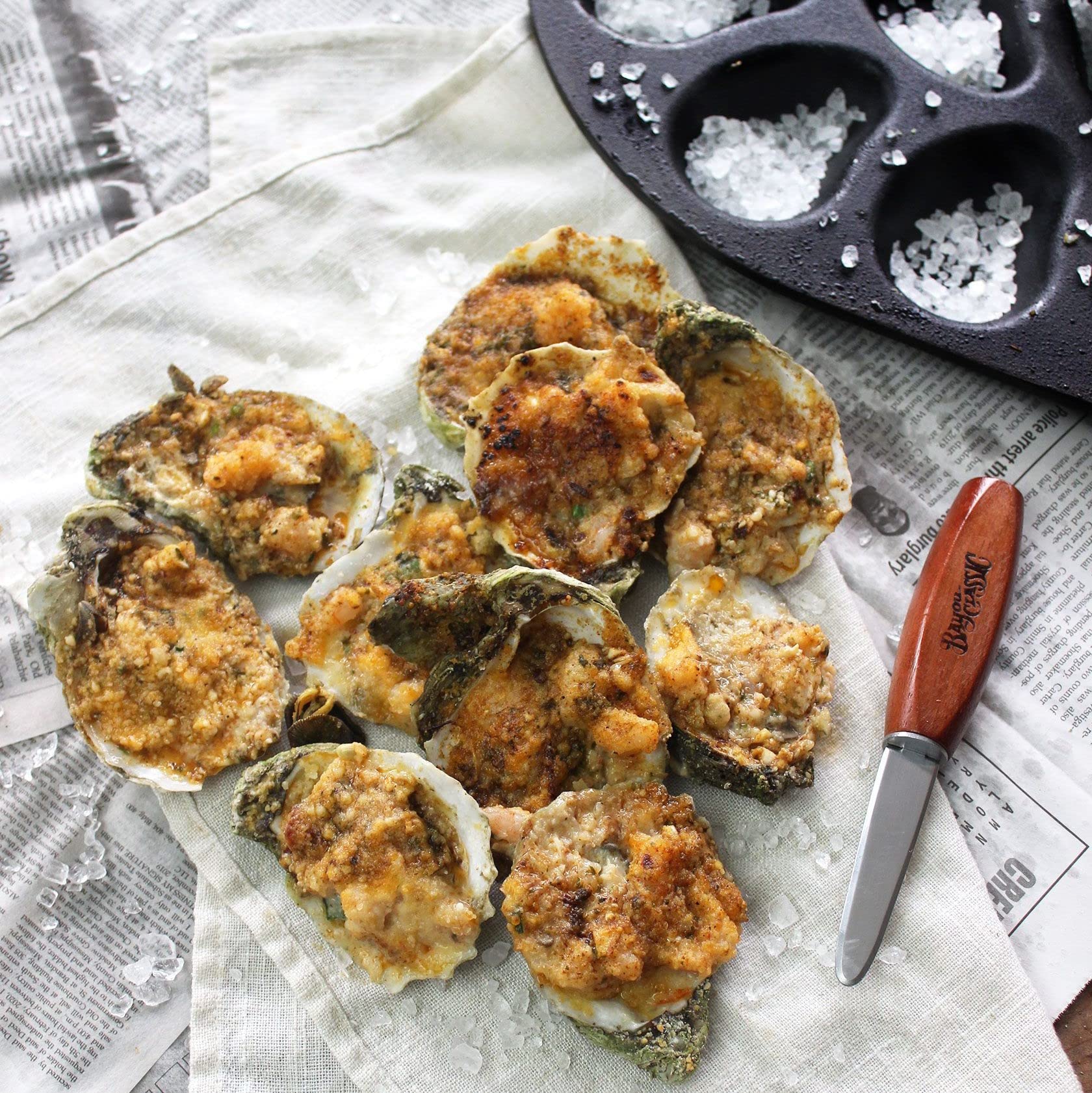 Bayou Classic Oyster Grill Pan 7413 Perfect For Grilling and Serving 12 Oysters or Clams On The Half Shell