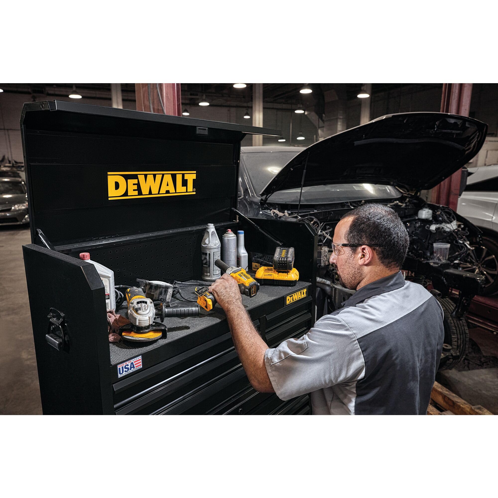 6-Drawer DEWALT Tool Chest, 41-in.,Black (DWST24062)