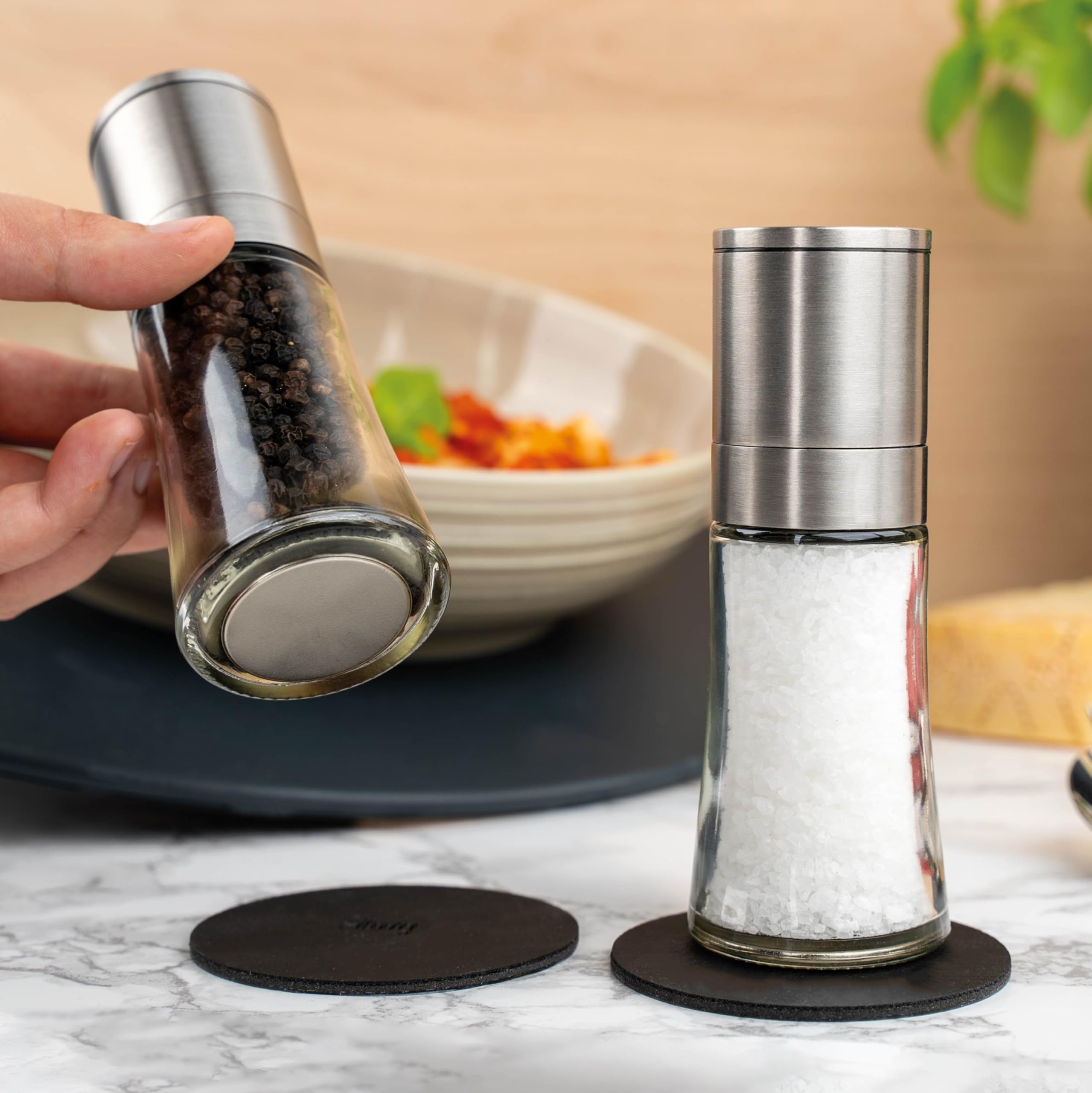 Silwy® Spice Mills with Magnets Set of 2 with Adjustable Ceramic Grinder Silwy® Including 2 Metal Nano Gel Pads Salt Mill and Pepper Mill Made of Quality Stainless Steel (Without Contents)