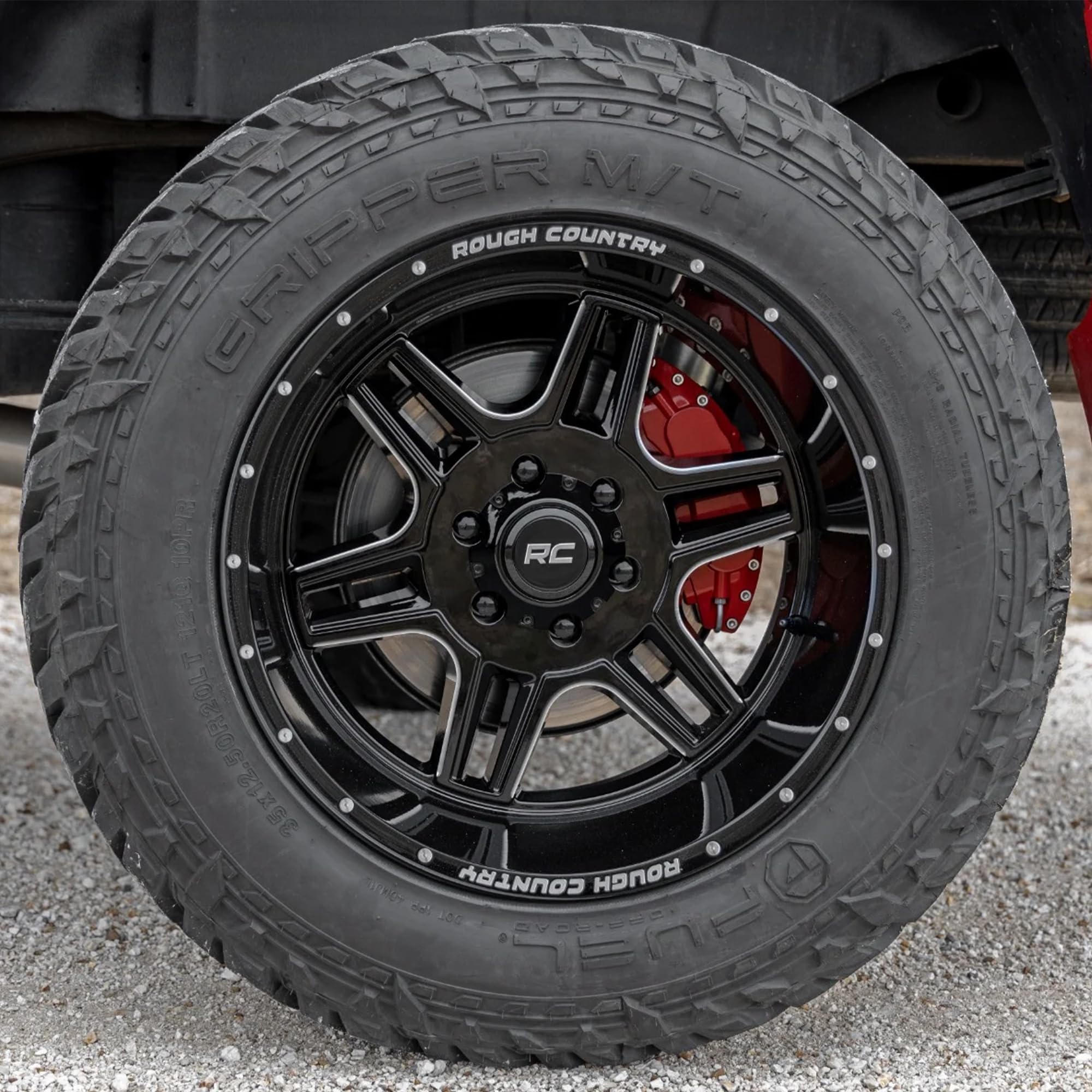 92 Series Rough Country Wheel - 18x9, 6x5.5 Bolt Pattern, +0mm Offset, Single-Piece Aluminum, Gloss Black with Milled Accents