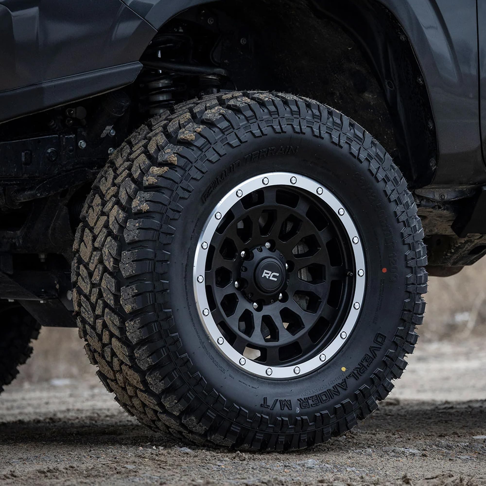 Rough Country One-Piece 87 Series Aluminum Wheel with Simulated Beadlock - 17x8.5, 6x5.5 Bolt Pattern, +0mm Offset, Machined Black