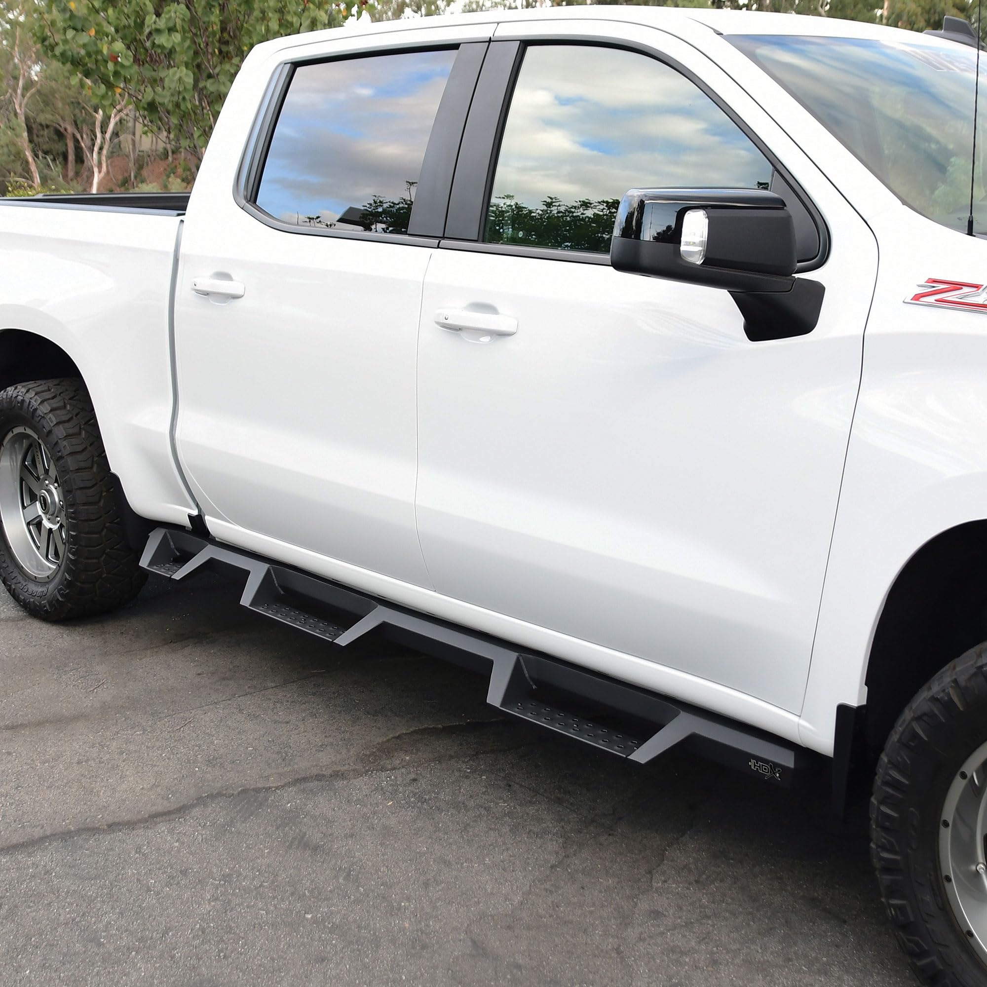 Westin HDX 56-534685 Drop Wheel to Wheel Nerf Bars fits 2019-2025 Silverado Sierra 1500 Crew Cab (5.5 Bed) (Exc 2019 Silverado LD/Sierra 1500 Limited) Textured Black Pair