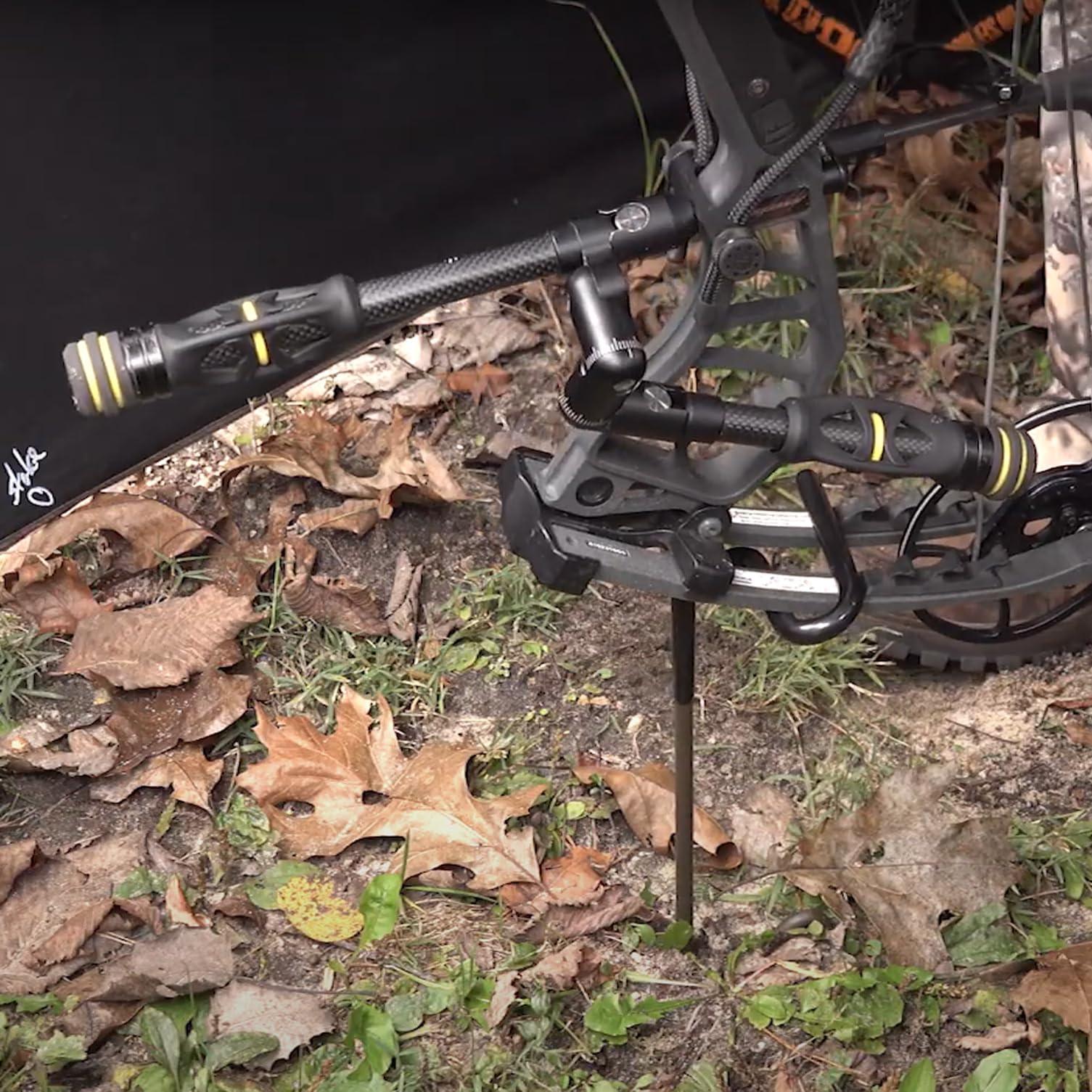 HME Secure Durable Stable Versatile High-Quality Compact Portable Easy-To-Install Archer's Hunting Practicing Ground Blind Bow Stake - 360-Degree Fork Rotation