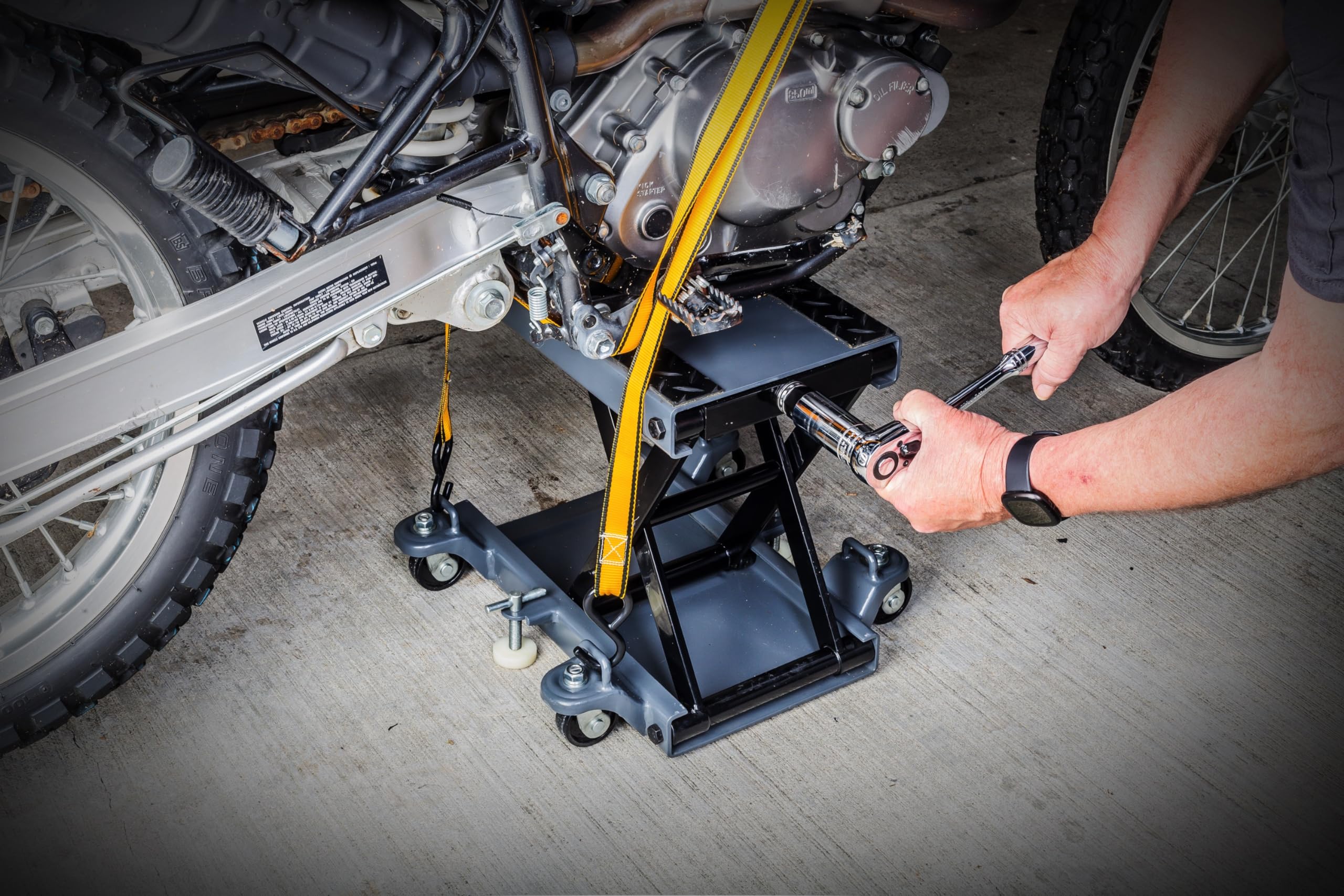 Powerbuilt Motorcycle and Utility Lift Deluxe, Lock Wheels, Strap Hooks, Transmissions, ATV, Hand Driven or Power Tool - 941877ECE