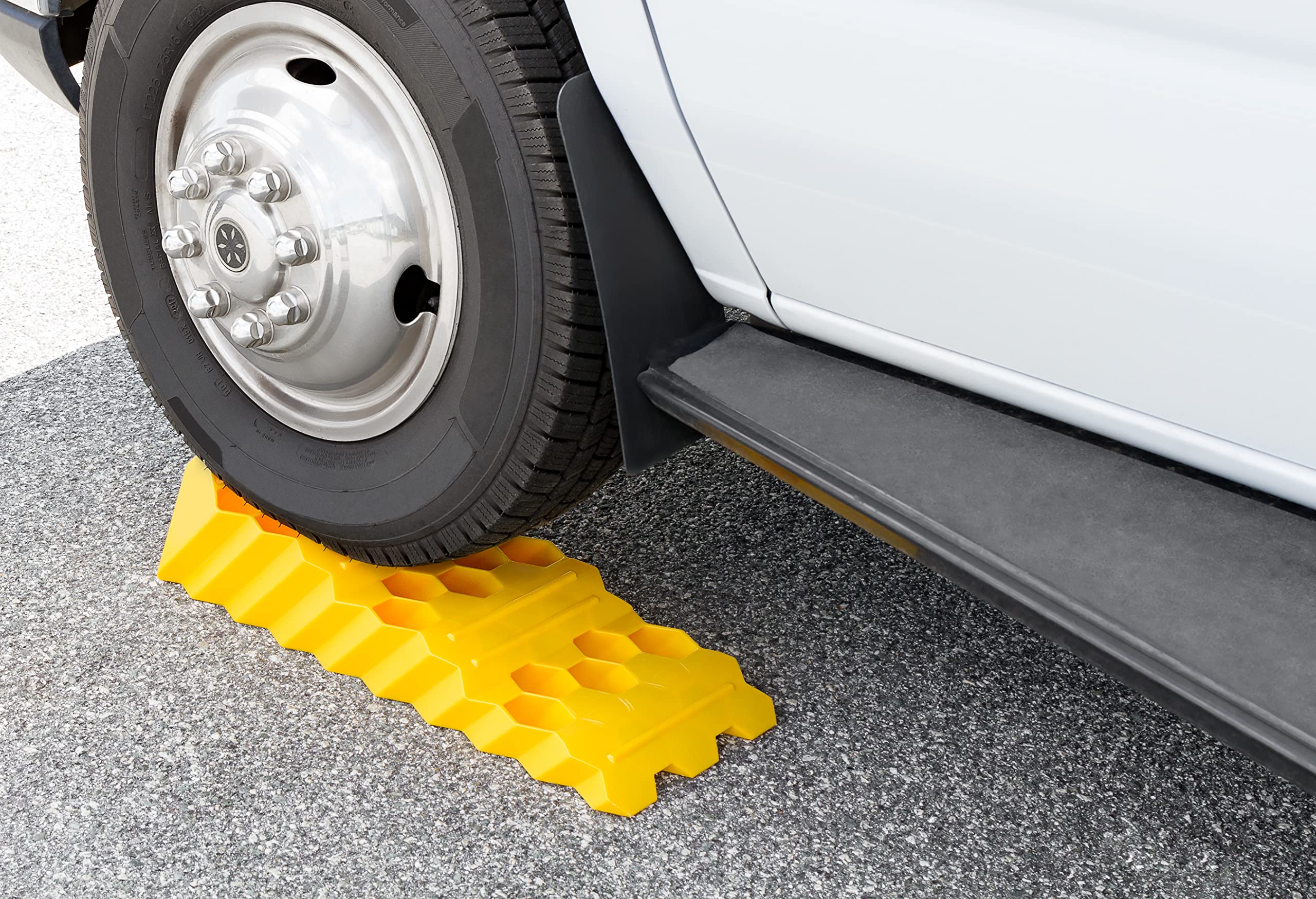 Camco Super RV Tri-Leveler | Features 3 Leveling Heights for Campers, a 12,500lb Load Capacity, a Built-in Carry Handle, and is Ideal for Campers, RVs, Travel Trailers, and More (21028)
