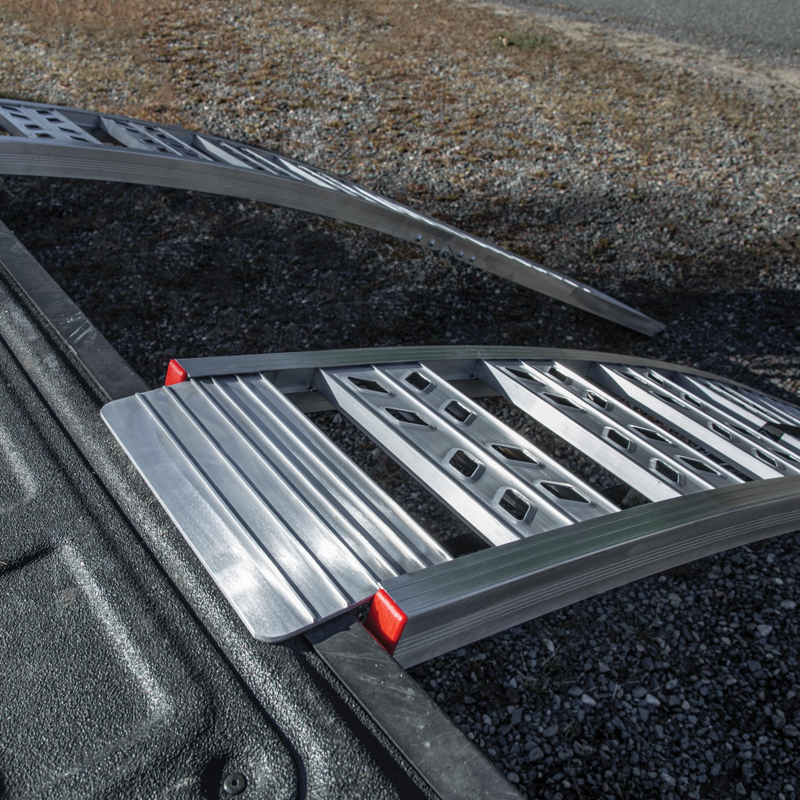 90” Yutrax® Folding Arched Ramps, High-Strength Extruded Aluminum, 1500 lb. Load Capacity, Arched Design, Folds for Transport, ATV/Golf Cart/Riding Lawn Mower Loading, Pair, YR401