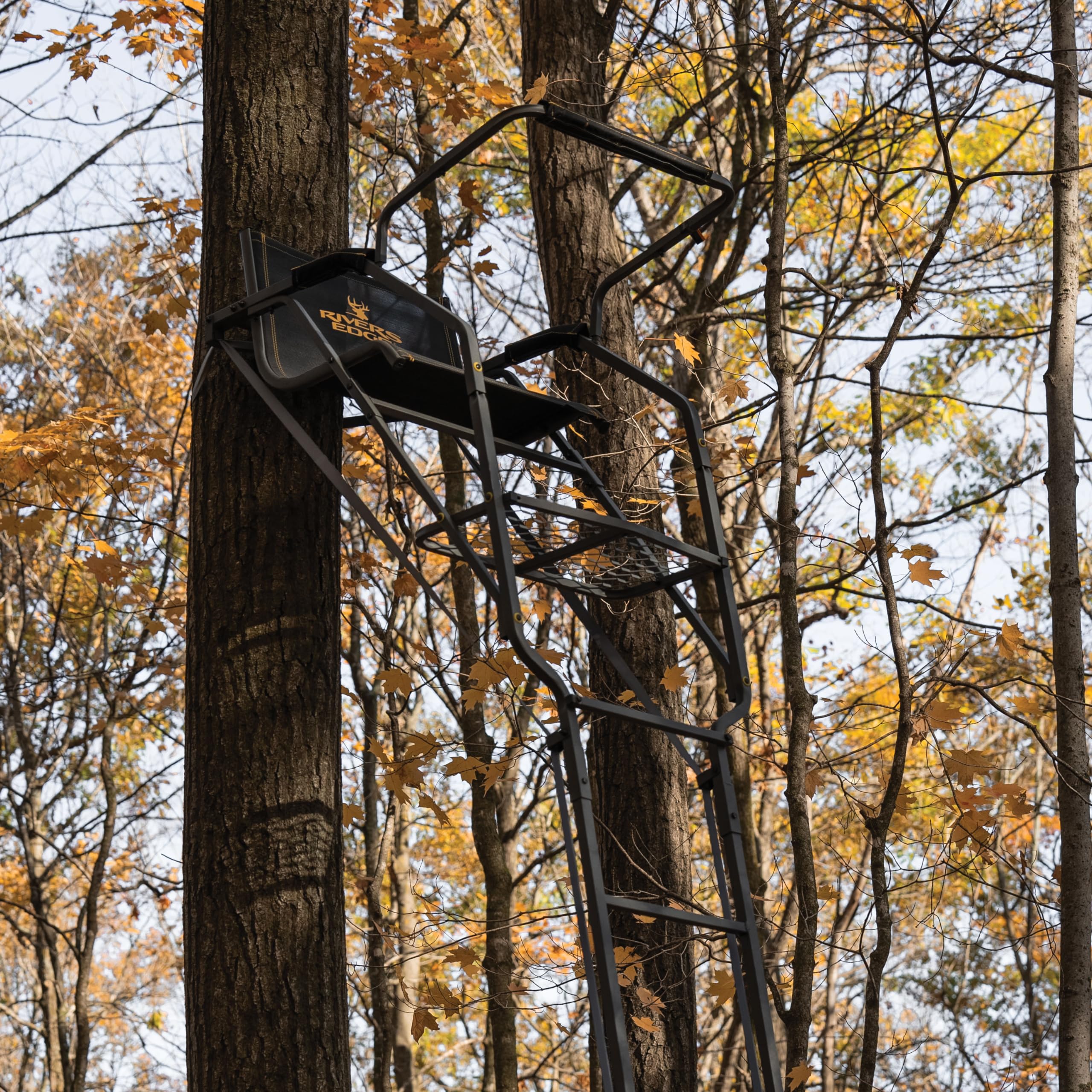 Relax Wide™ LS 1-Man Ladder Stand, Rivers Edge® 16’9” Height, Lockdown™ Strapping System, Wide TearTuff™ Mesh Seat, 23” Wide Platform, Removable Padded Shooting Rail, RE672