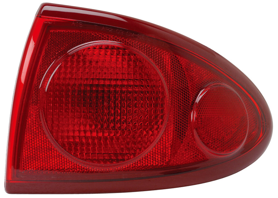 GM287-U000R Eagle Eyes Tail Light