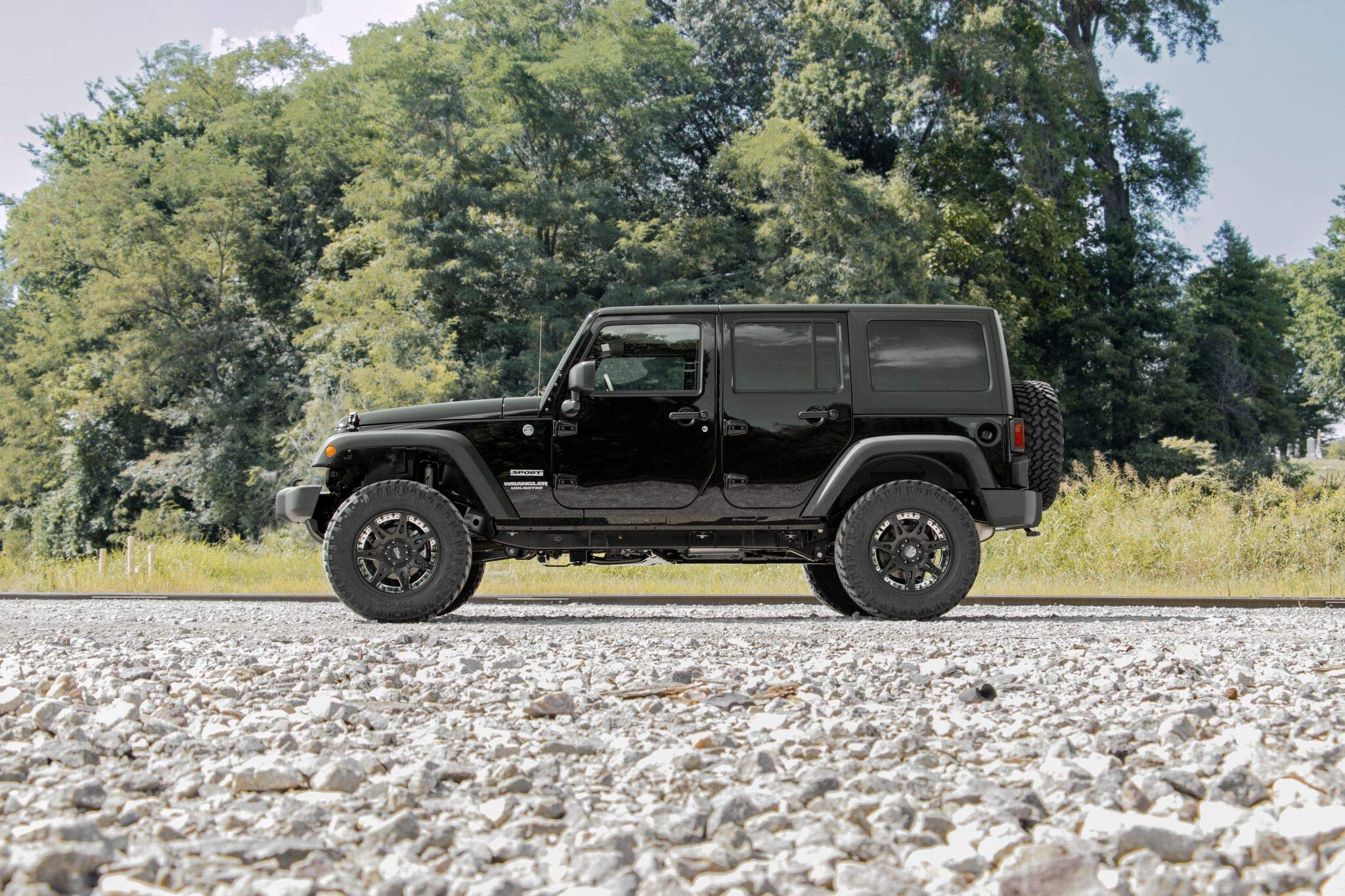 Rough Country 2.5" Lift Kit V2 for 2007-2018 Jeep Wrangler JK Unlimited - 67970