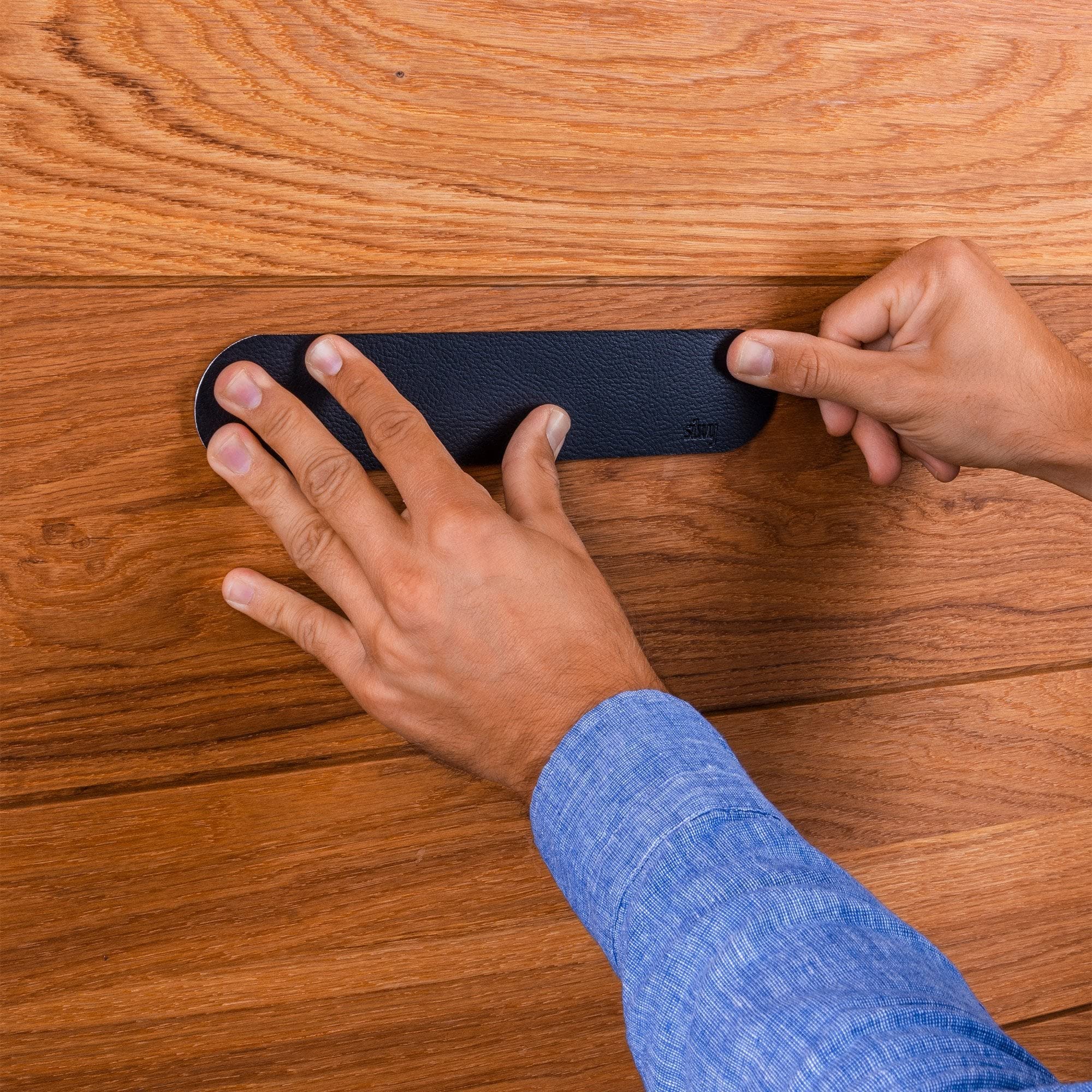 Metal Strip silwy® Black for Safe, Space-Saving, and Overhead Storage of up to 3 Magnetic Glasses