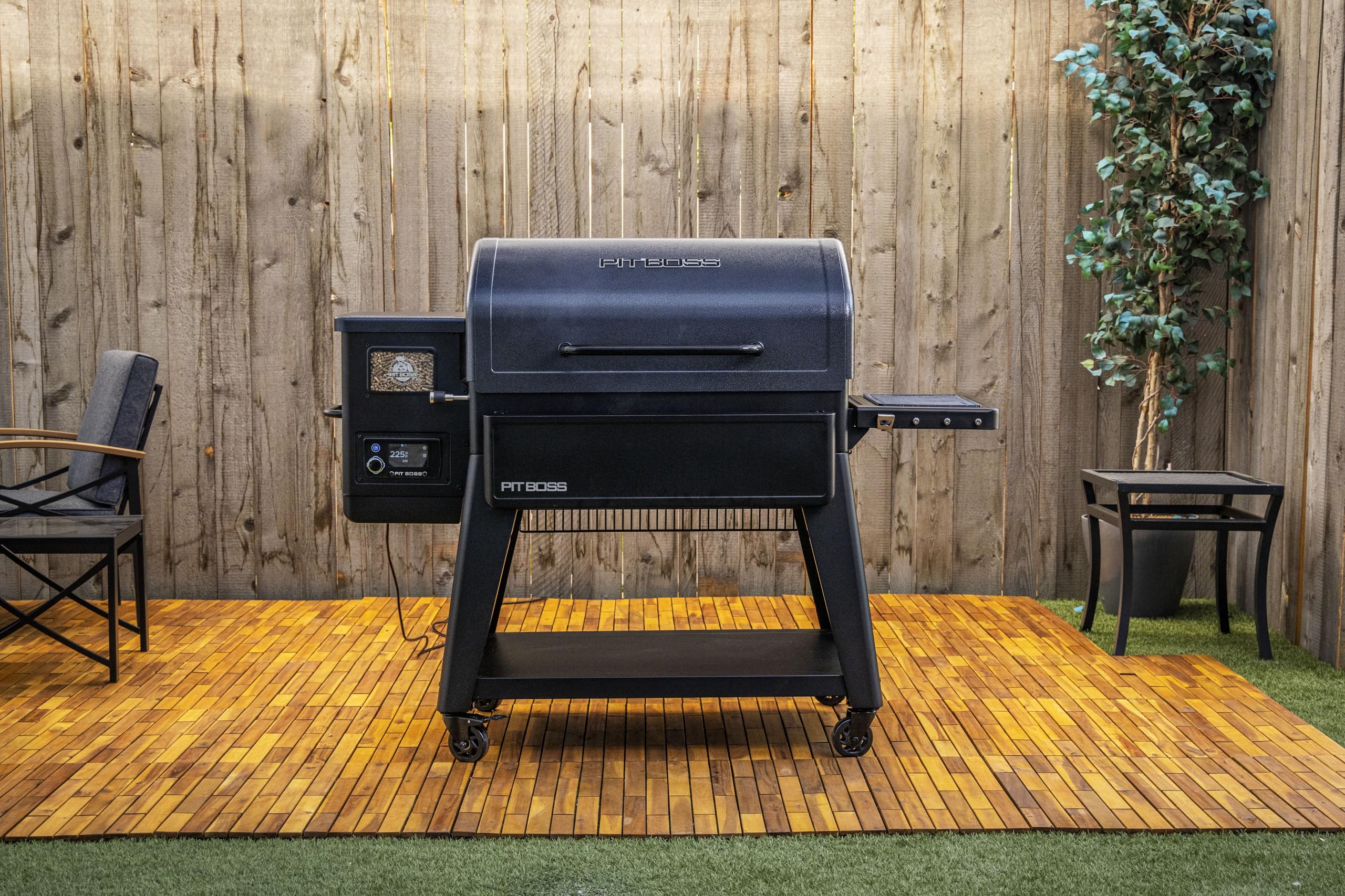Pit Boss PB1600M Navigator Connected Pellet Grill - 11113