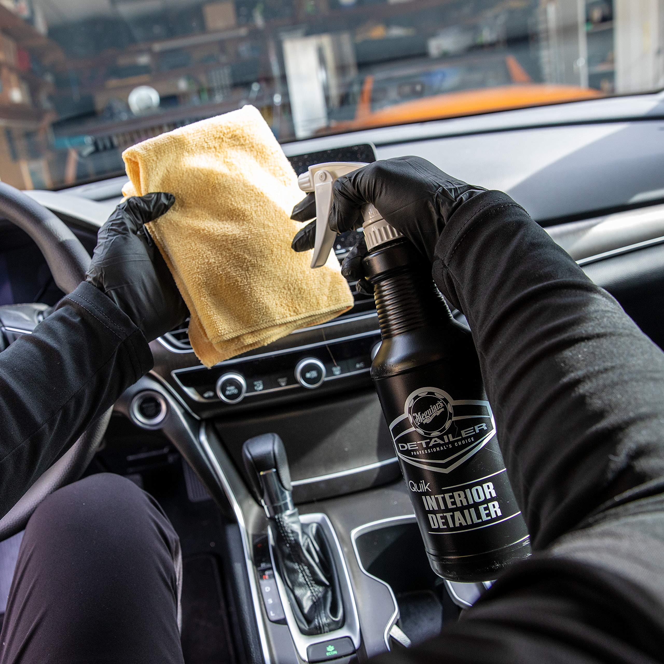 Detailer Meguiar's Quik Interior Detailer 3.79L safely cleans all interior surfaces