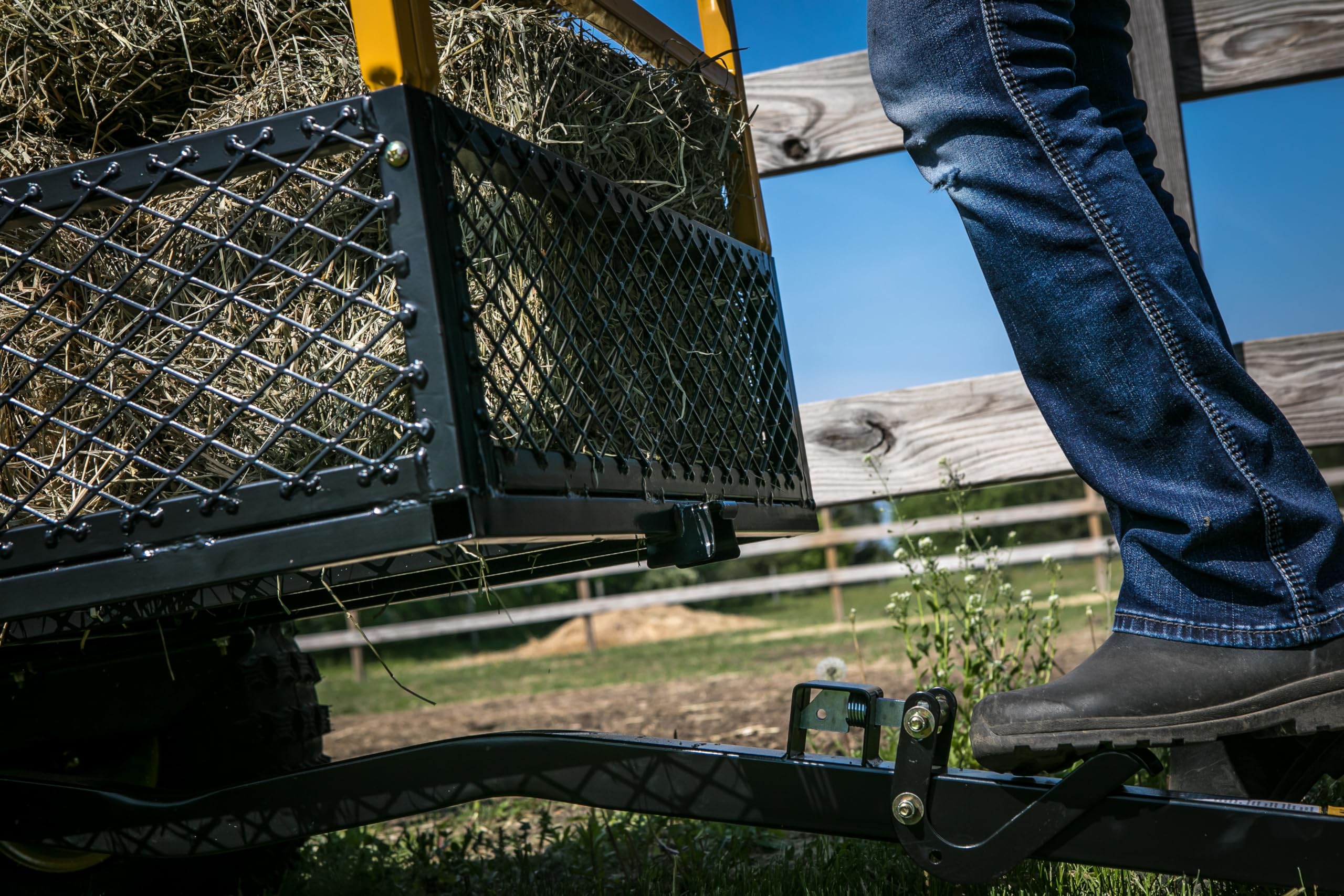 Heavy-Duty Utility Trailer Polar Trailer 10738 HDM 1400 – 92" x 51" x 36", Military-Grade Steel Mesh, Rust-Resistant, 10-Minute Assembly
