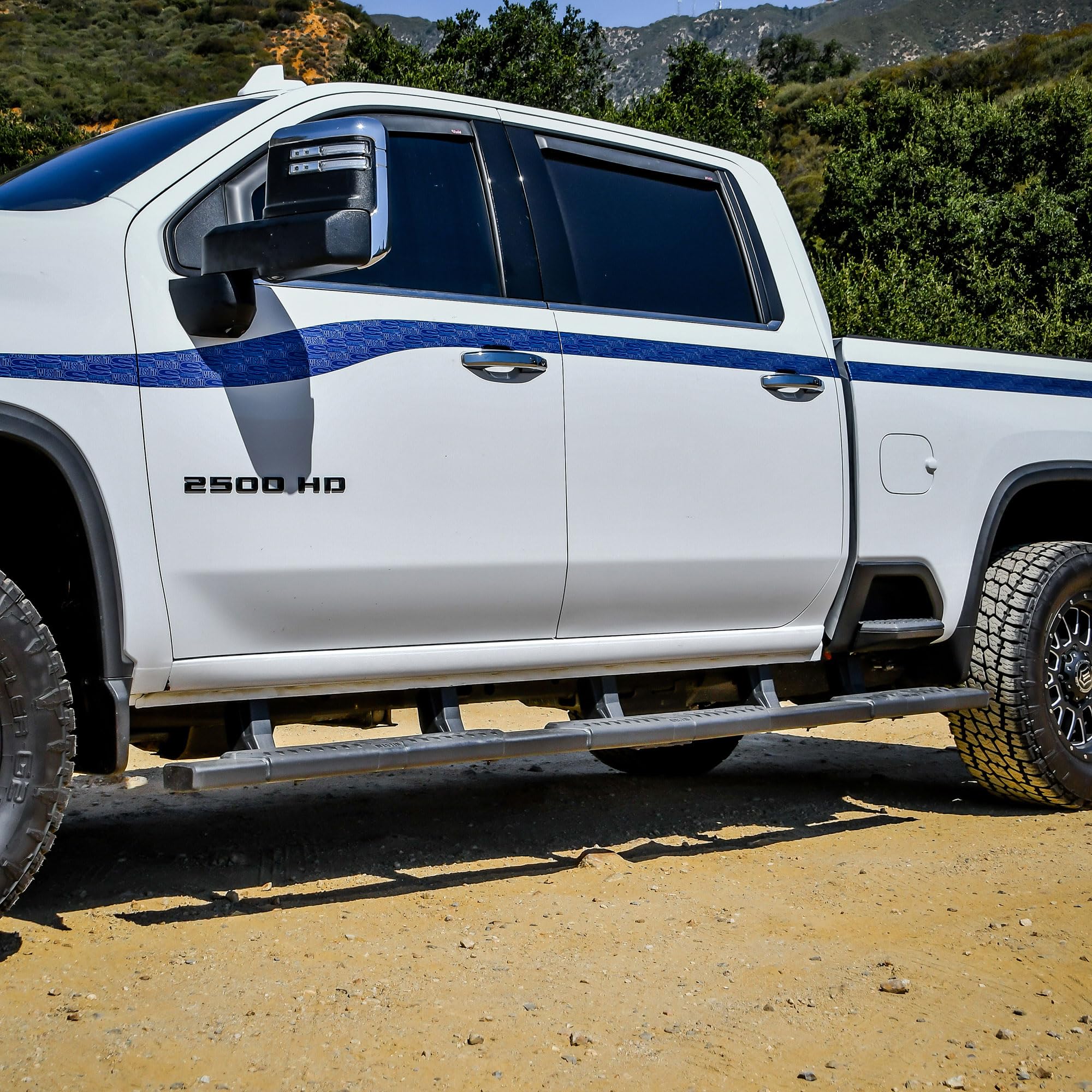 Westin R5 M-Series 28-5234765 Wheel-to-Wheel Nerf Bars XD fits 2020-2025 Silverado Sierra 2500 3500 Crew Cab 6'5" Bed Textured Black Pair