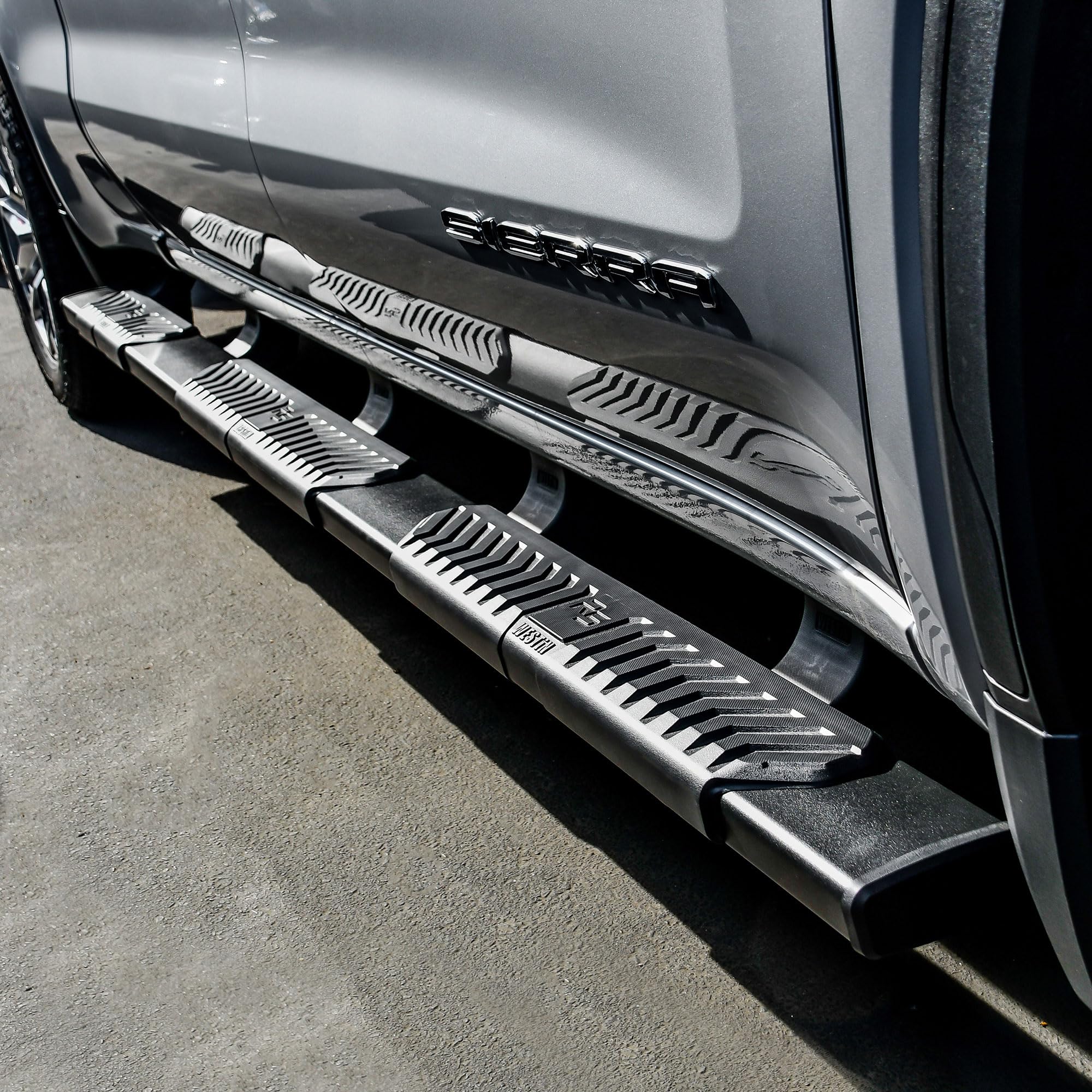 28-534695 Westin R5 Wheel to Wheel Modular Nerf Bars fits 2019-2024 Silverado Sierra 1500 Crew Cab 6'5" Bed (Exc 2019 Silverado LD/Sierra 1500 Limited) Black Pair