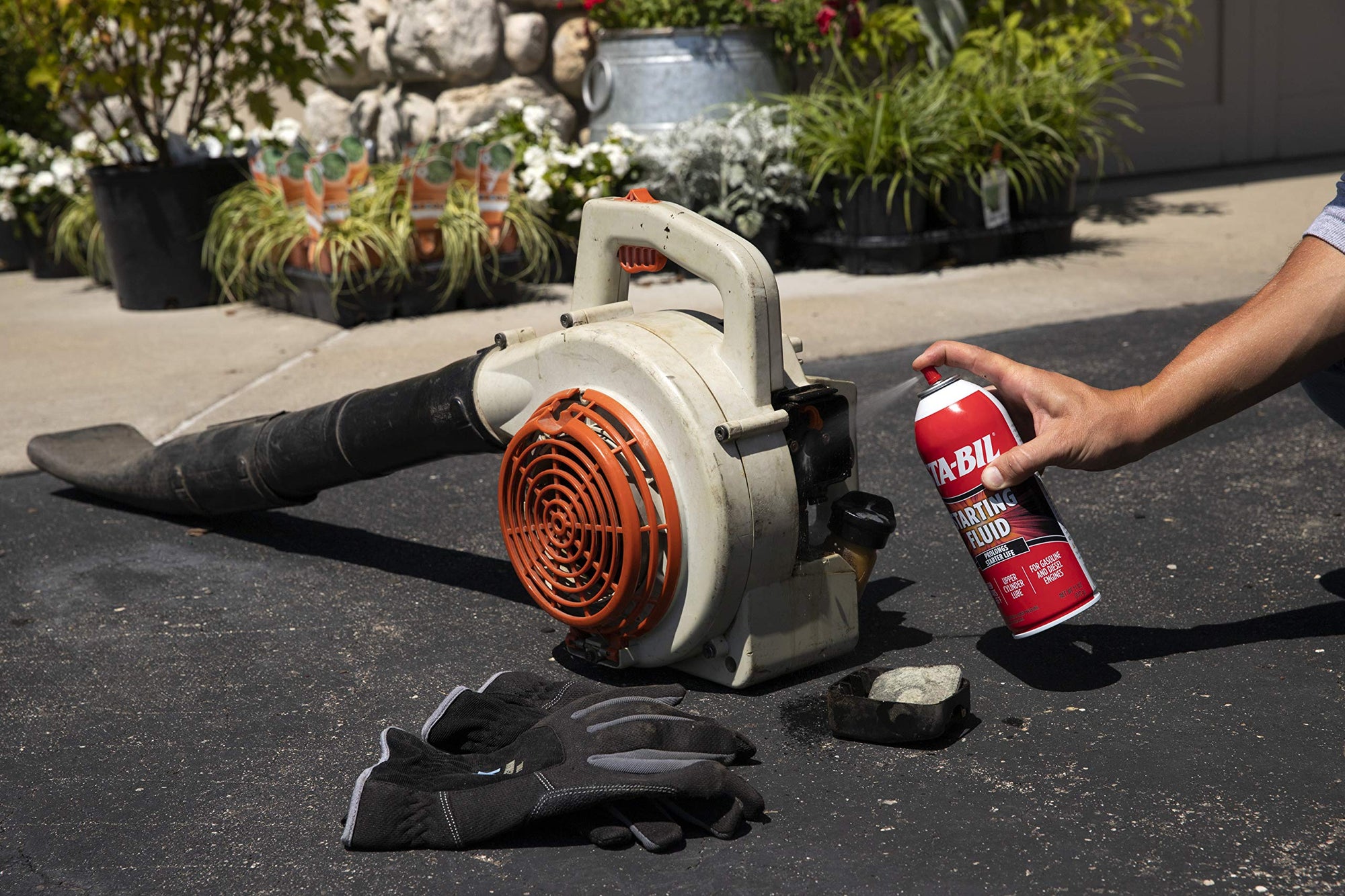 STA-BIL Starting Fluid - Upper Cylinder Lube - Prolongs Starter Life for Gasoline and Diesel Engines - Guaranteed Faster Starts Down to -65°F, 11 oz (22004)