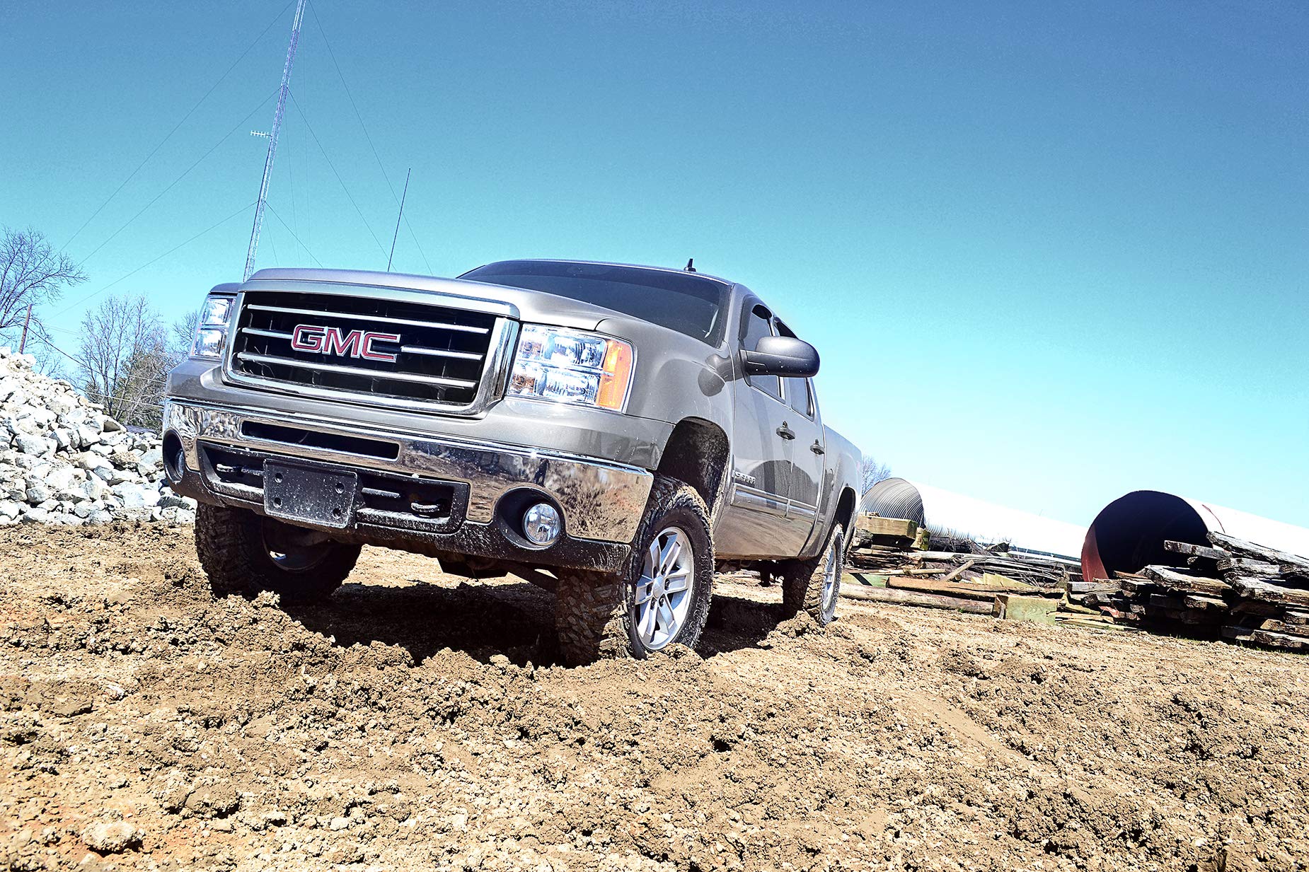 4" Rough Country Suspension Lift Kit with M1 Shocks for Chevy Silverado & GMC Sierra 1500 4WD (1999-2006)