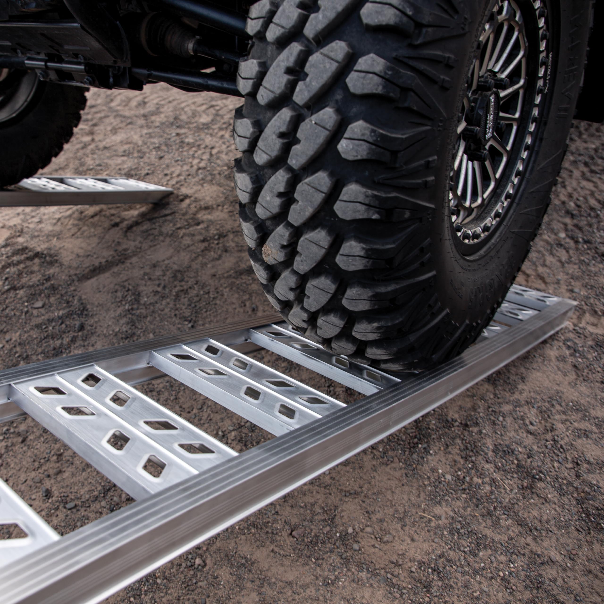 90” Yutrax® Heavy-Duty Arched Ramps, High-Strength Extruded Aluminum, 3000 lb. Load Capacity, Arched Design, ATV/UTV/Golf Cart/Riding Lawn Mower Loading, Pair, YR501