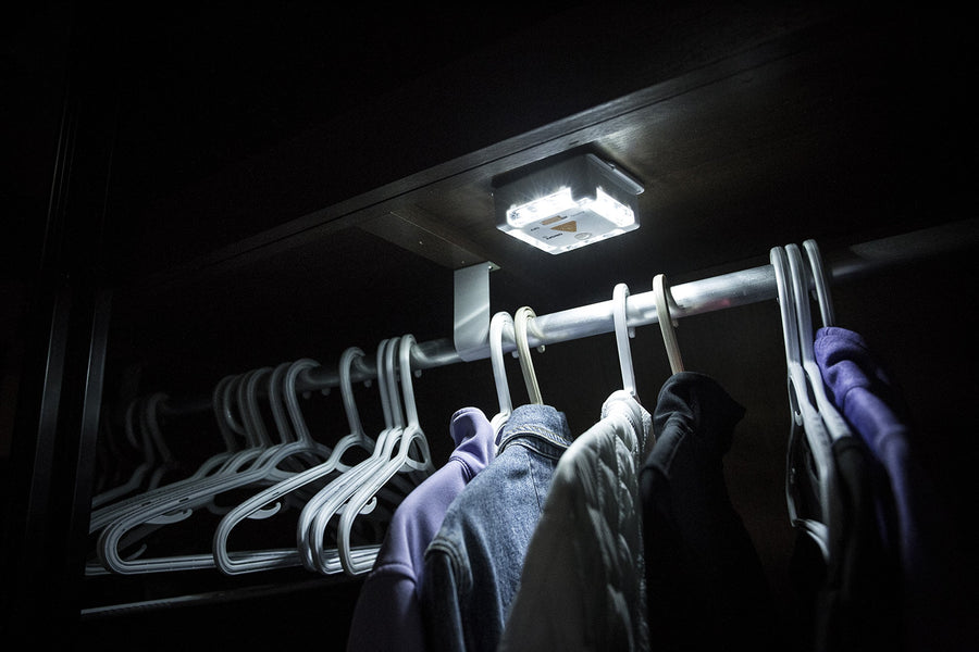 12-LED Tri-Lynx 00026W Light with Motion and Dusk/Dawn Sensor White