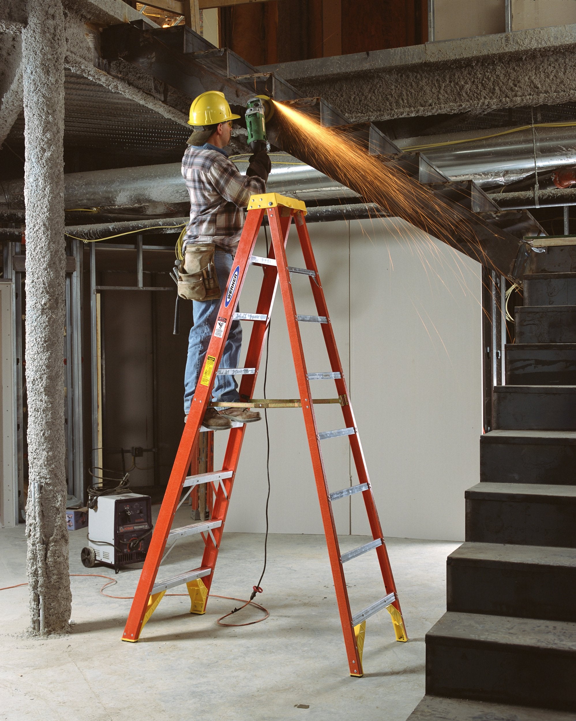 T6203 Werner 300-Pound Duty Rating Fiberglass Twin Stepladder, 3-Foot