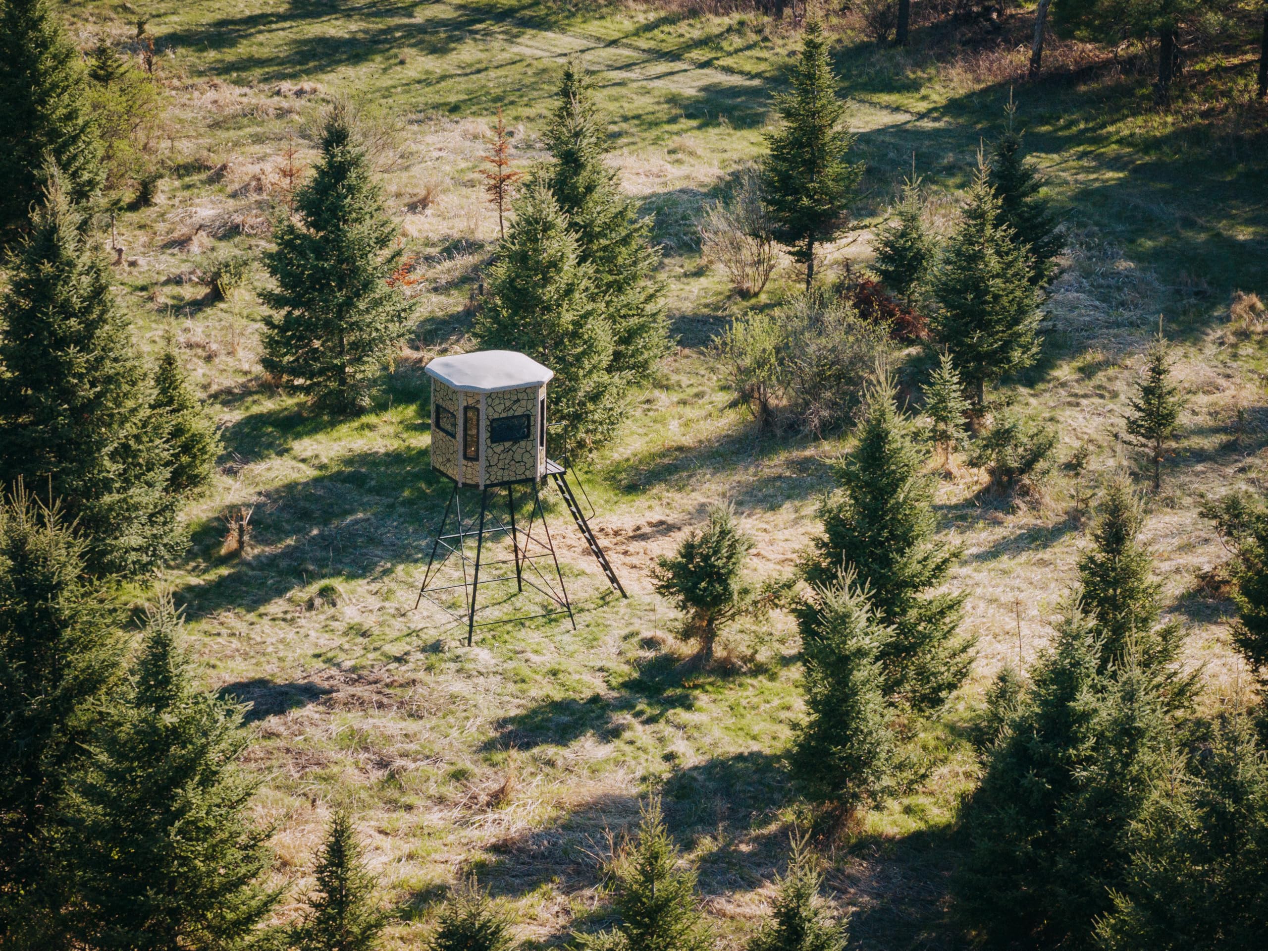 Bull XL Muddy Box Blind, Steel Wall Construction, Cracked Mud Camo