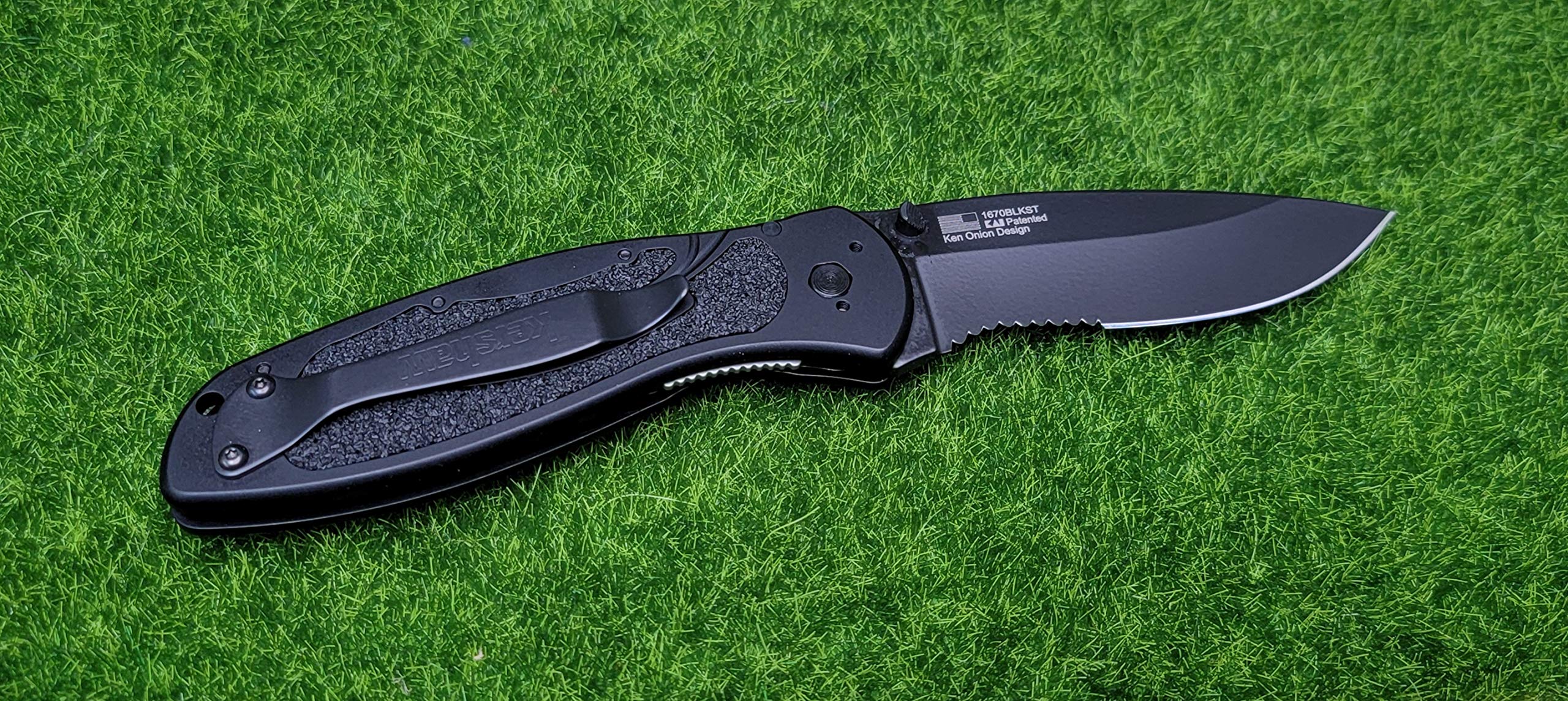 BLACK SERRATED KNIFE, BLUR
