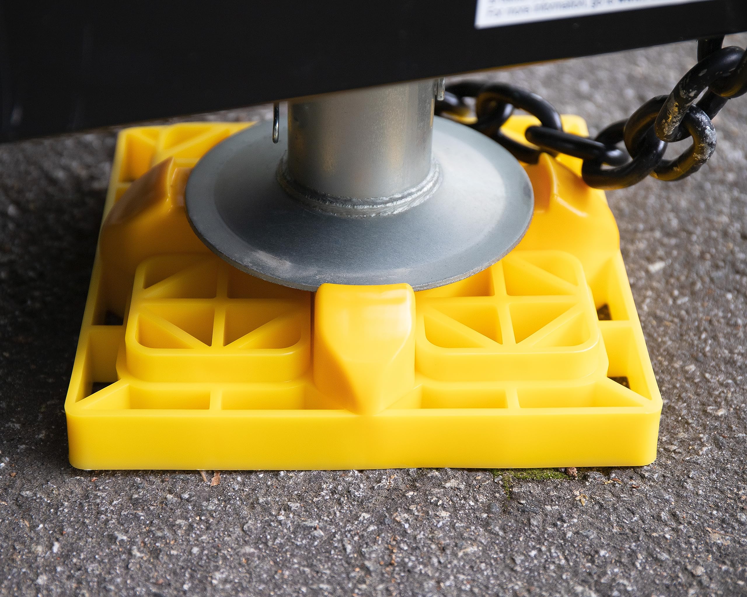 Camco Leveling Blocks FasTen Camper / RV - Features Interlocking Design for Customizable Height - Carrying Handle Twists to Secure Blocks for RV Storage - 8.5” x 8.5” x 1”, Yellow, 10-Pack (44512)