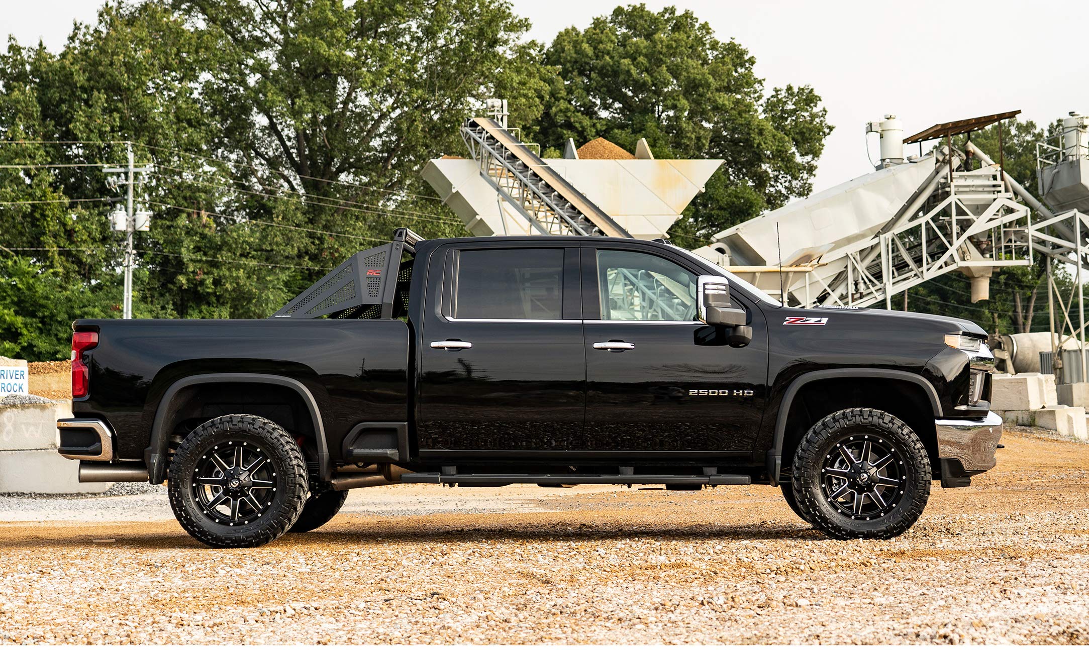 Rough Country 2 Inch Leveling Kit with M1 Monotube Shocks for 2500/3500HD Chevy/GMC (2011-2019)