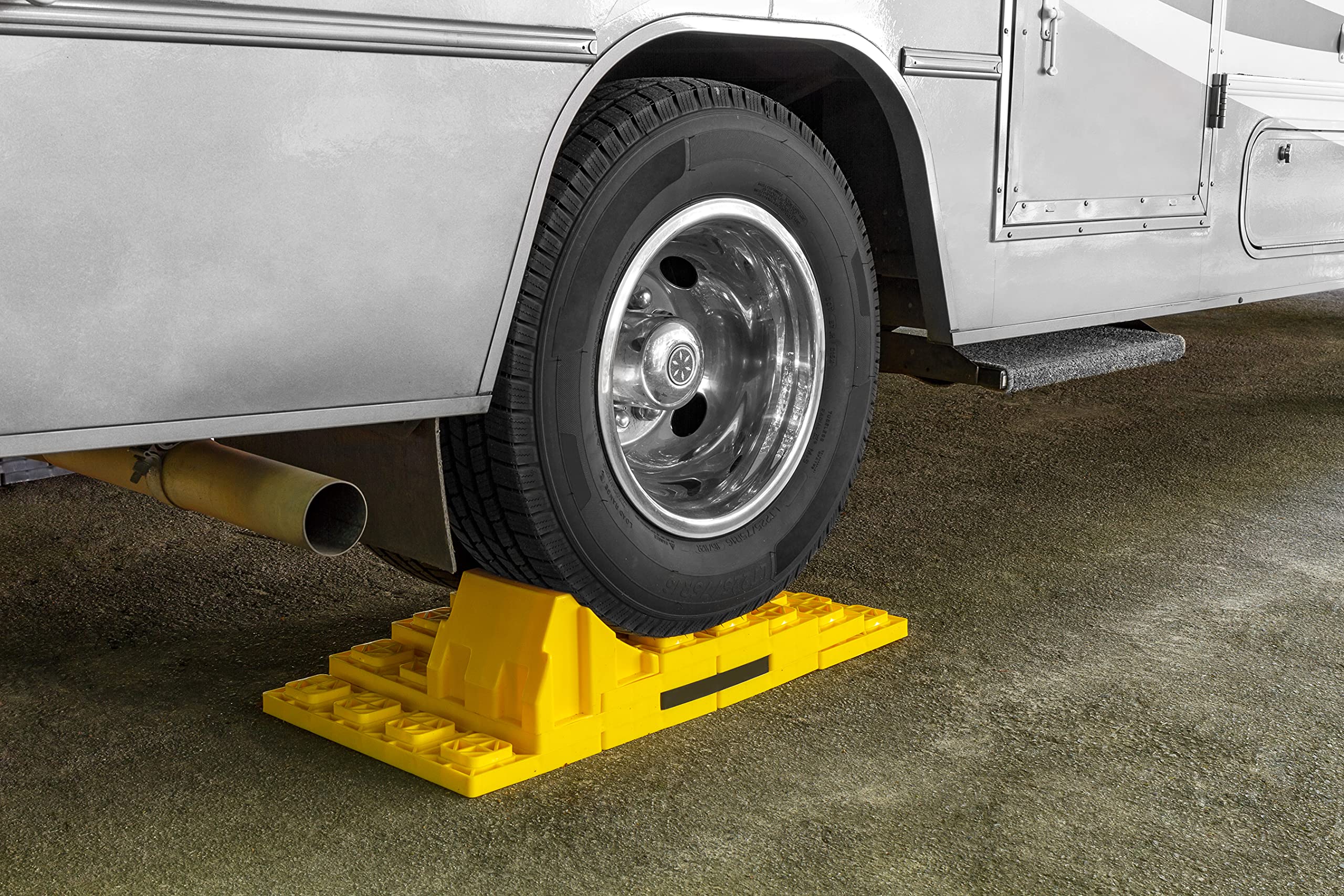 Camco Leveling Block Camper/RV Wheel Chocks - Stabilize & Center Wheels Easier - Helps Eliminate Dangerous Tire Movement - Sized for Larger Vehicle Tires - 2-Pack (44401)