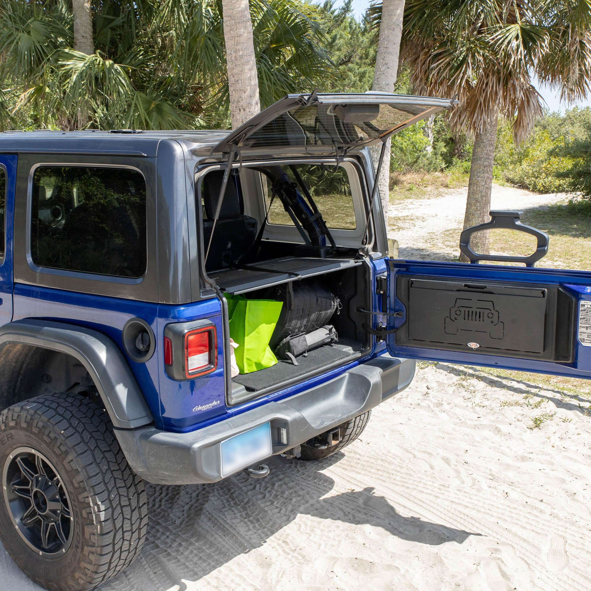 Folding Security Trunk/Storage Box EZTrunk for JLU 2018 & UP (4dr) by EZ4X4 Patented & Patent Pending