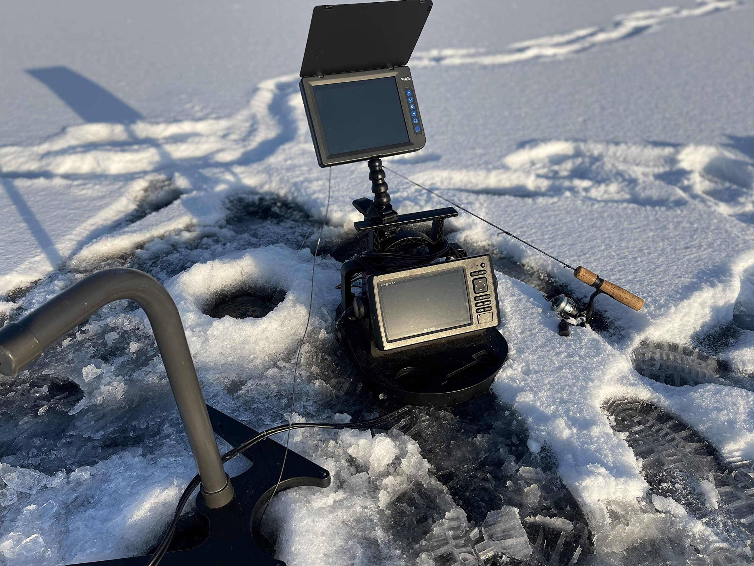 Aqua-Vu HD AV822 Underwater Camera, 8" HD Display, 1080p, 60ft Cable, Waterproof, Real-Time Video & Recording for Ice & Boat Fishing