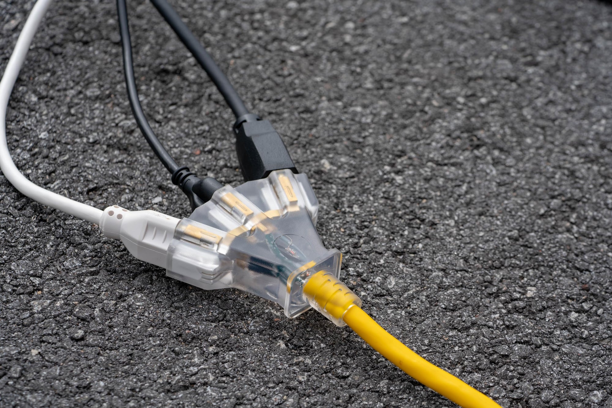 12/3 Southwire Multi-Outlet Vinyl Extension Cord with Lighted End; 50-Foot; yellow (41888802)