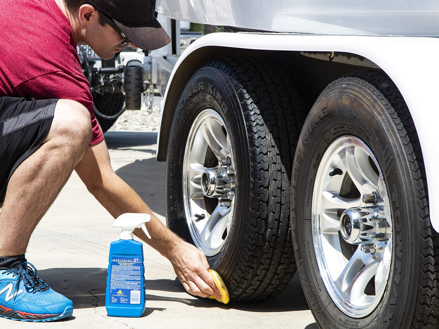Marine/RV Vinyl & Rubber Cleaner & Protectant Meguiar's M5716, Boat Vinyl Cleaner & Protectant, Revitalize Plastic and Rubber with an Easy-to-Use Non-Greasy Formula, 16 Oz Spray Bottle
