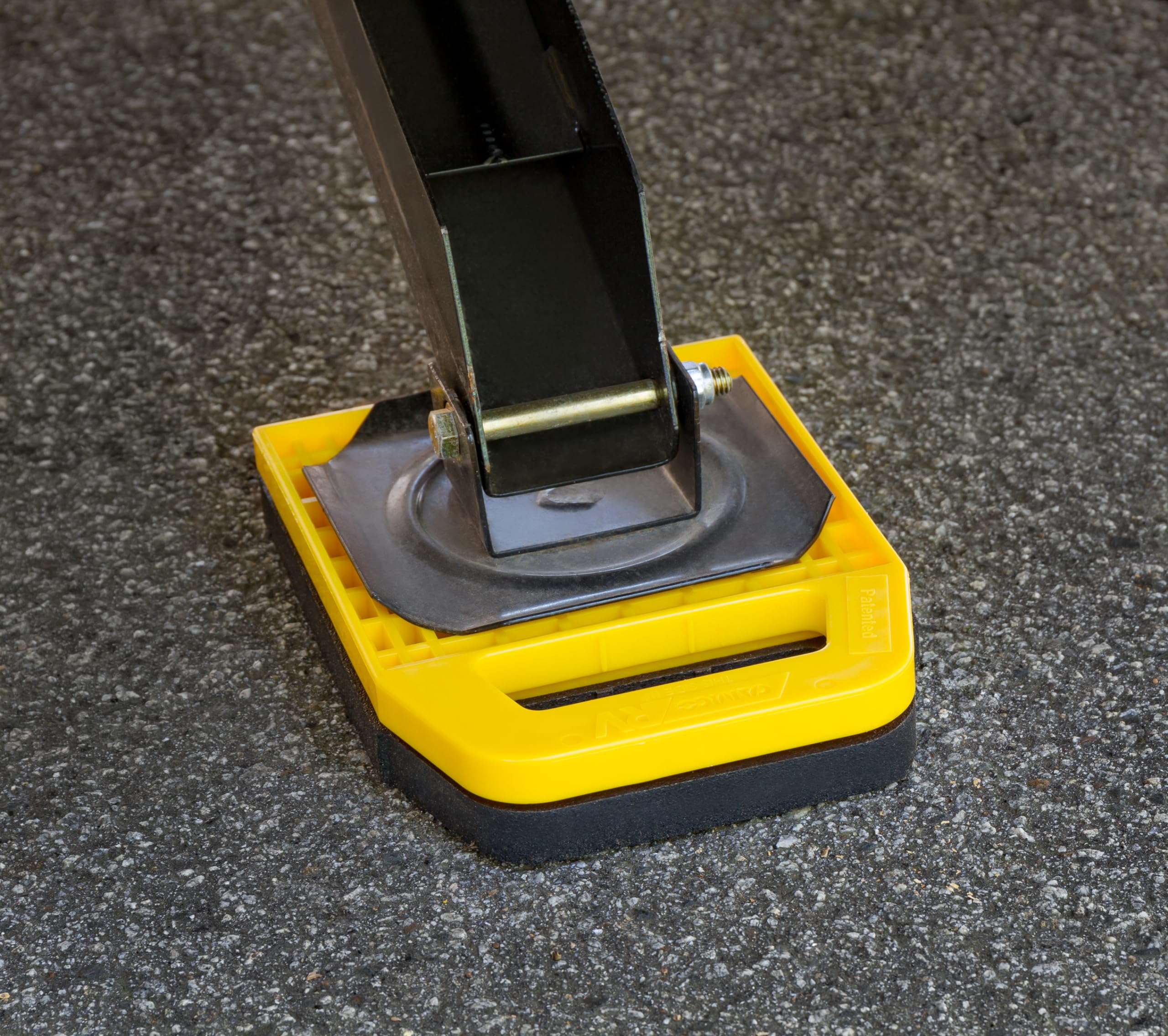 Camco Flex Stabilizer Jack Pads - Helps Prevent Jacks and Stabilizer from Sinking into The Ground -Can Be Used on Uneven Surfaces- UV Resistant & Weatherproof - 4 Pack (44591)