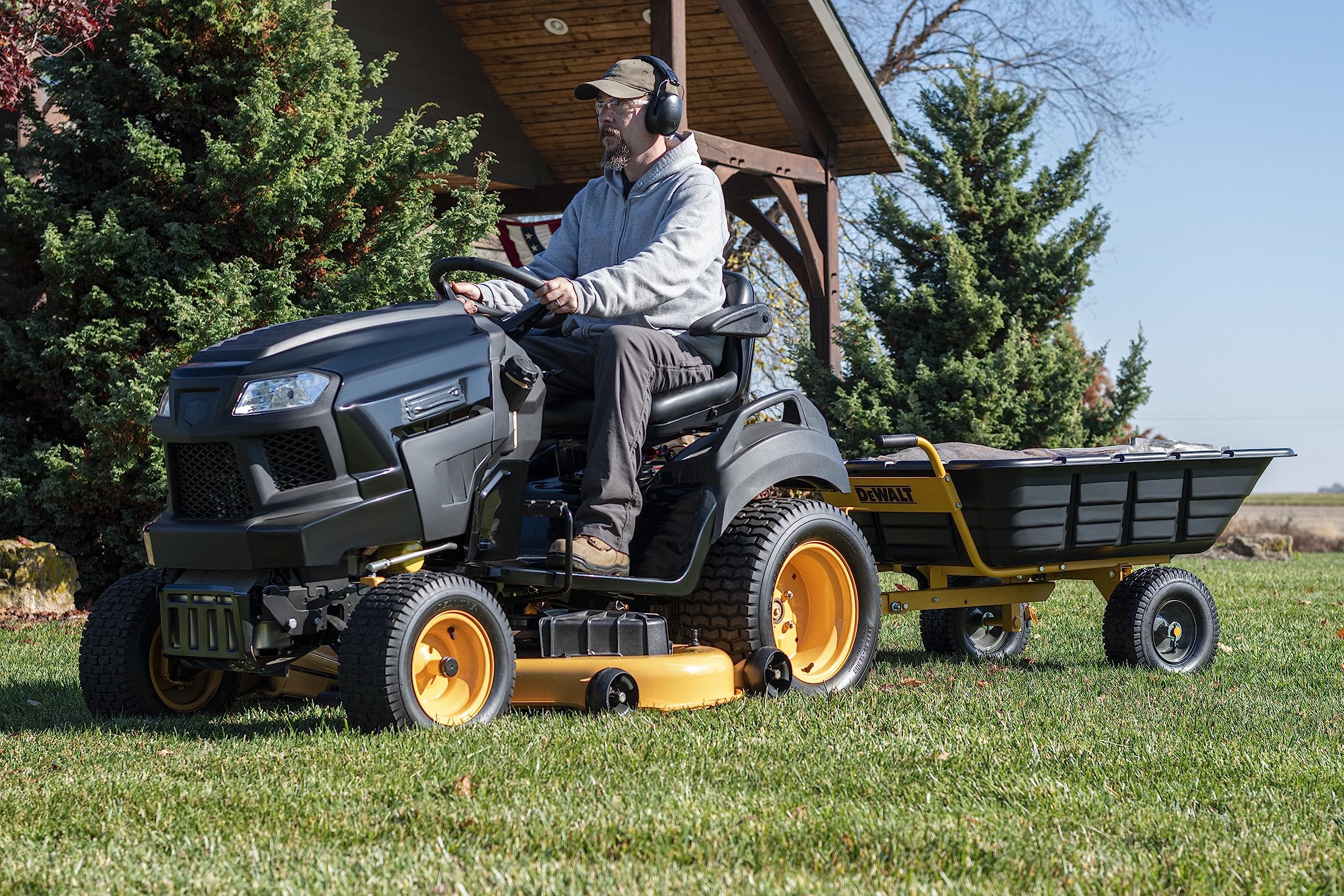 Swivel/Dump Cart DEWALT - Convertible to Tow/Wheelbarrow
