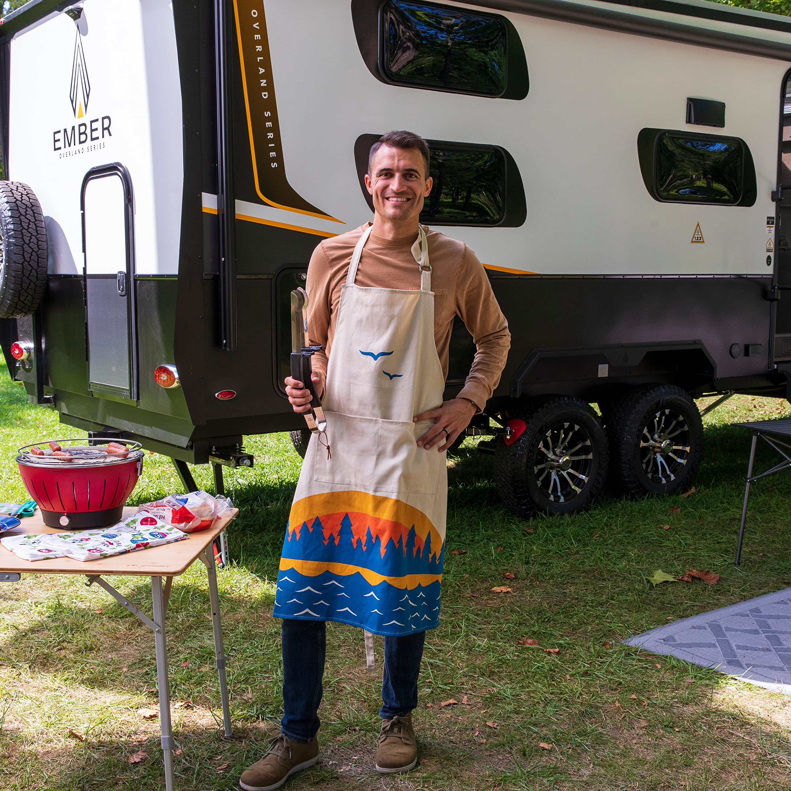 Scouts Lippert™ Apron – Perfect for cooking, grilling, cleaning, gardening, crafting – Comfortable and durable cotton twill material – Three storage pockets and towel loop for convenience – 2022107842