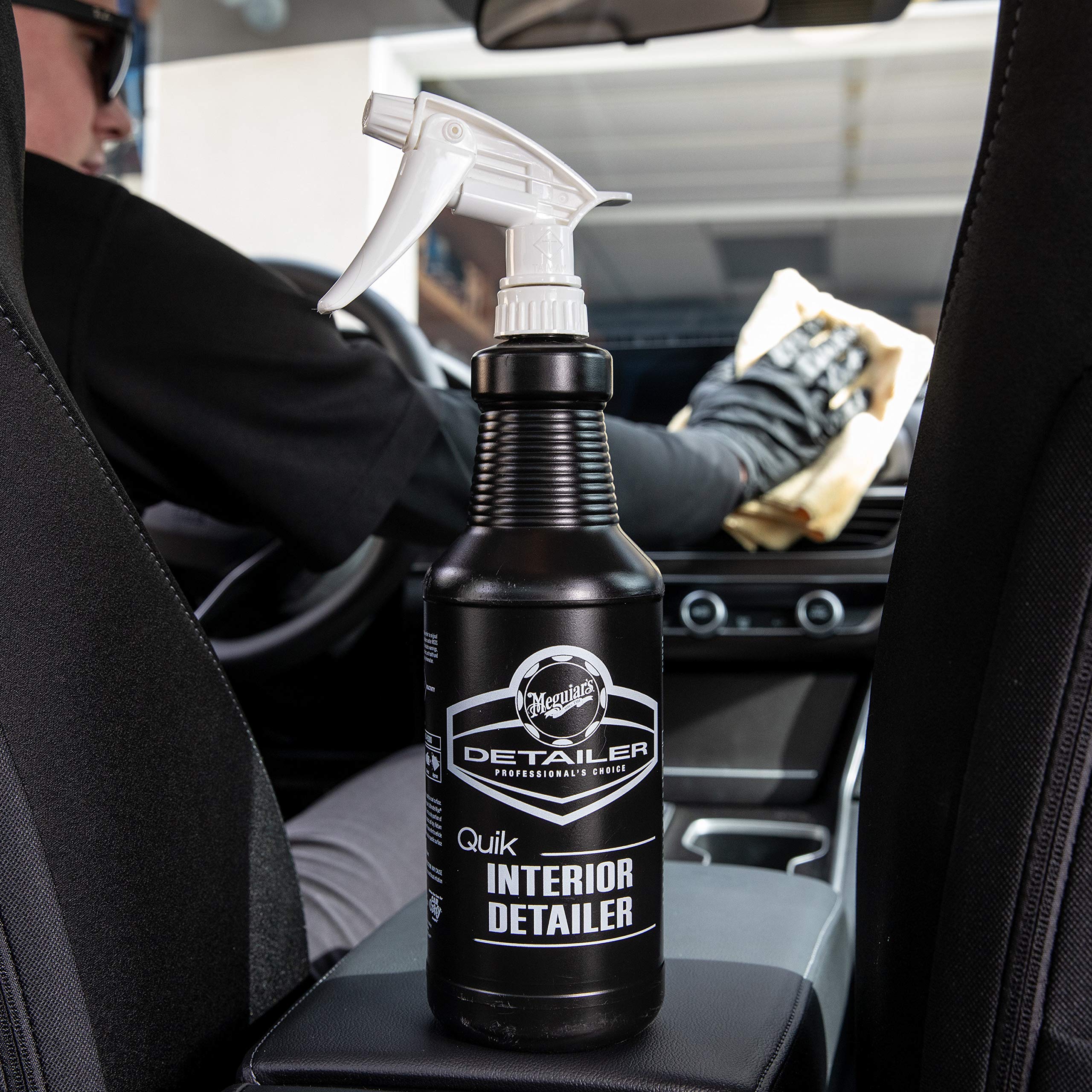 Detailer Meguiar's Quik Interior Detailer 3.79L safely cleans all interior surfaces