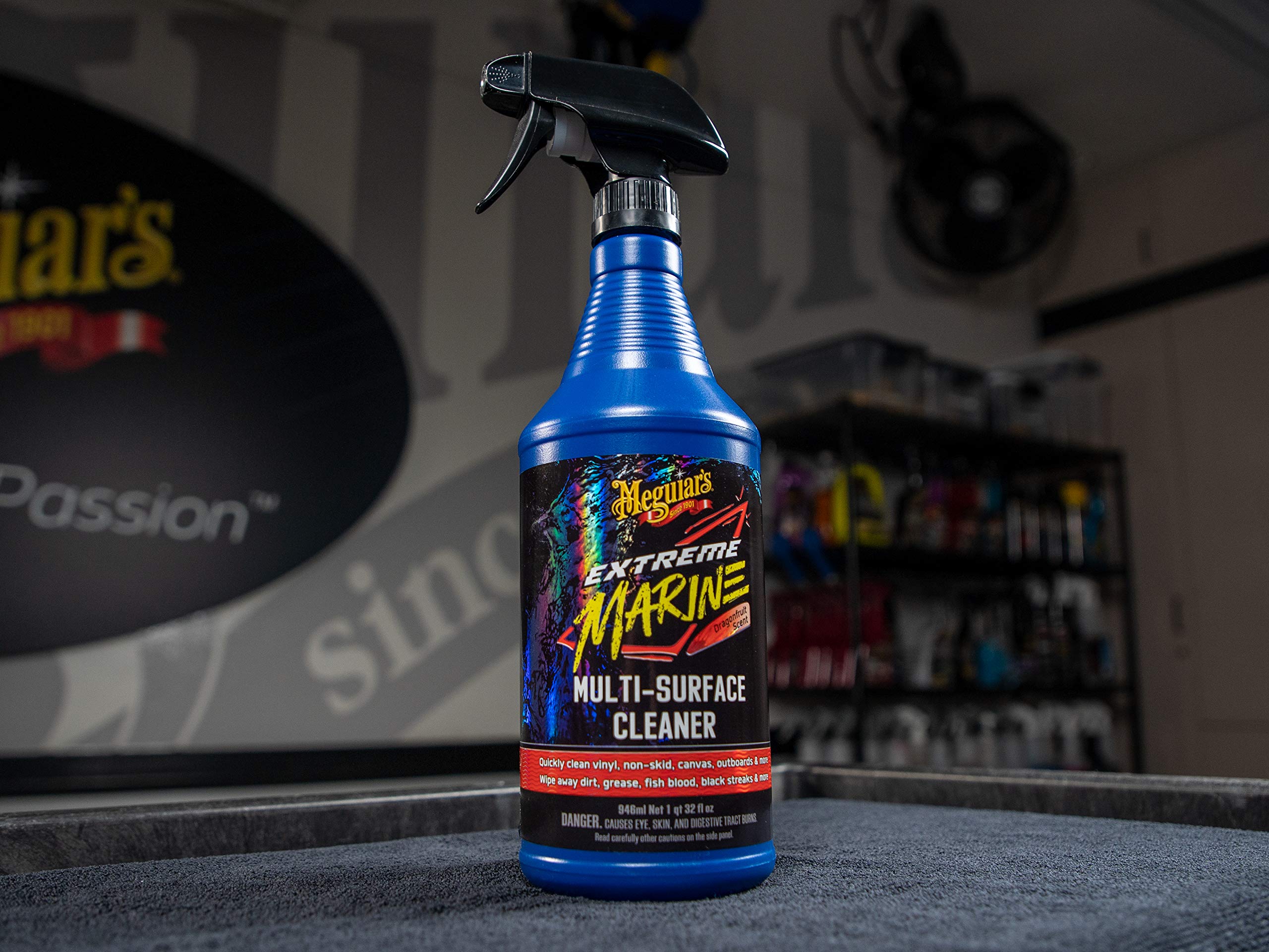 Extreme Marine Meguiar's Multi-Surface Cleaner M180332 - Pro Multi-Surface Cleaner for RV and Marine Detailing, Removes Dirt Grime & Stains from Vinyl, Gel Coat, Non Skid, Carpet and More, 32 Oz Spray