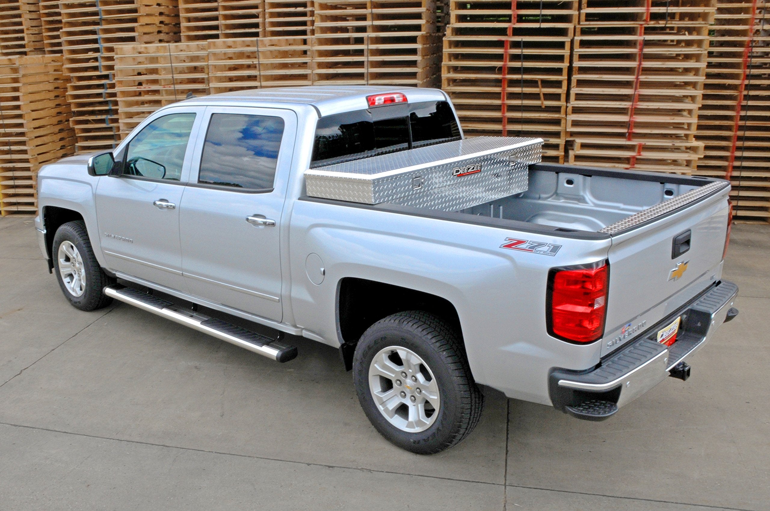 Red Label Dee Zee DZ8170 Crossover Tool Box